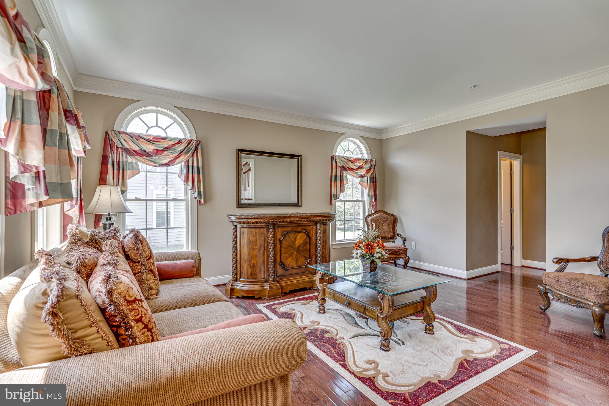 Real estate listing preview #8