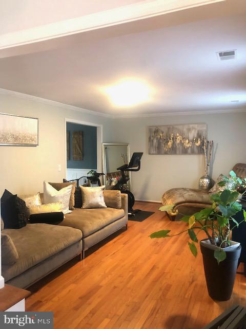 Real estate listing preview #6