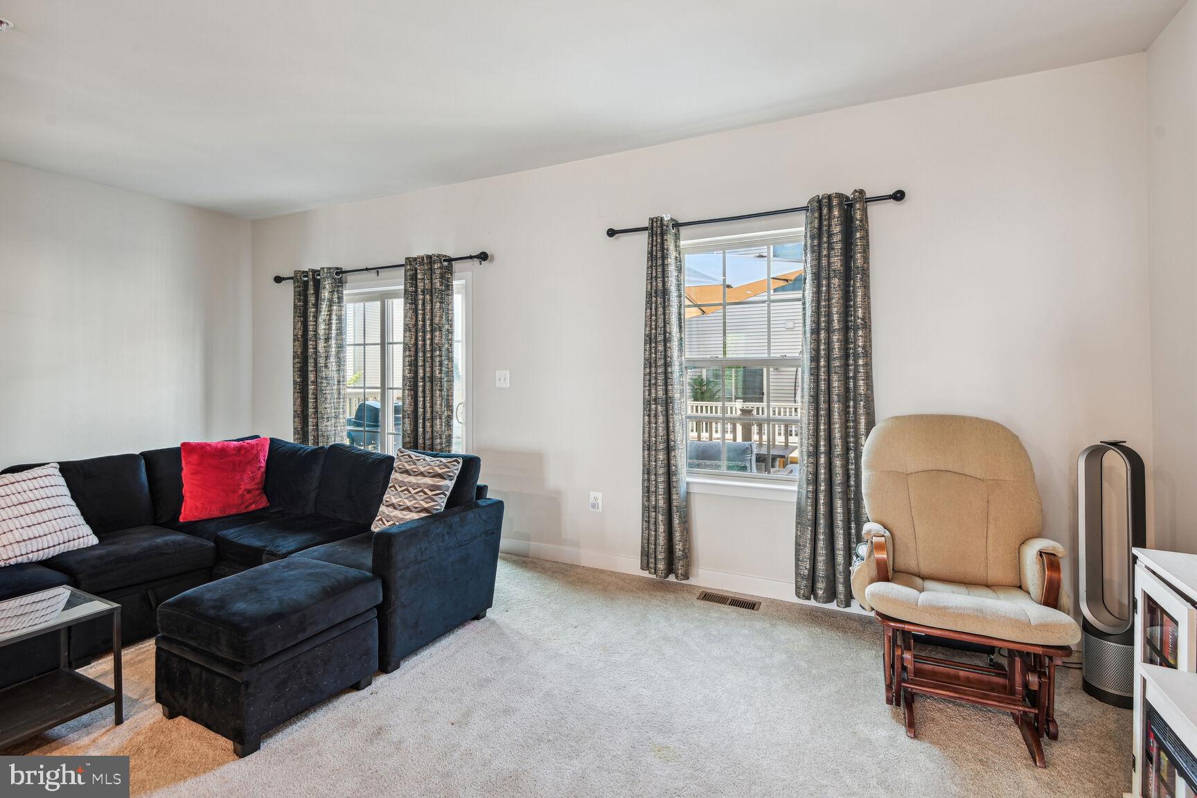 Real estate listing preview #8