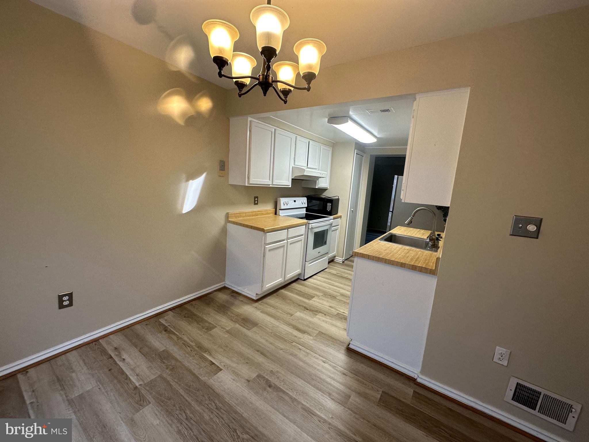 Real estate listing preview #7