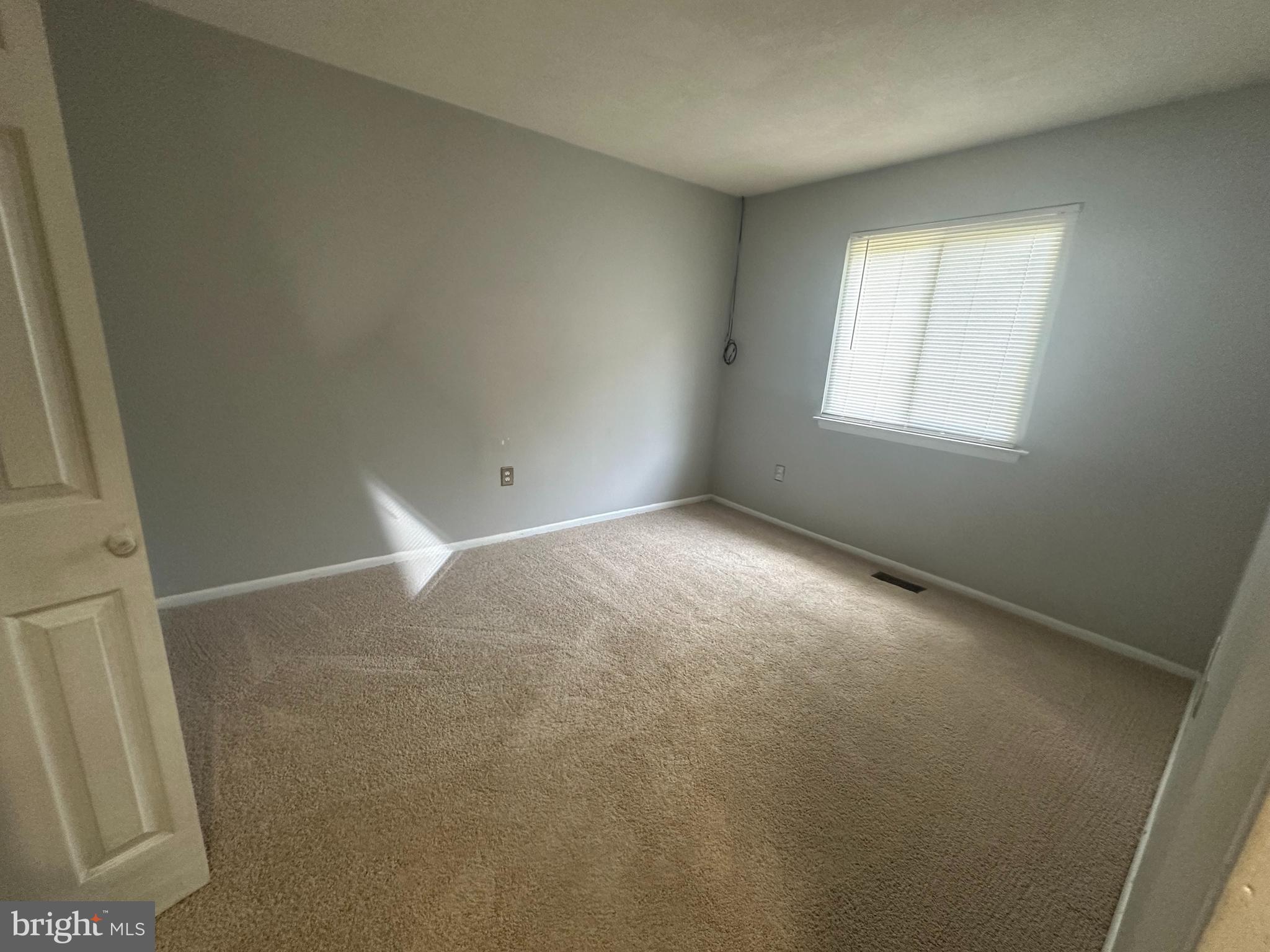 Real estate listing preview #12