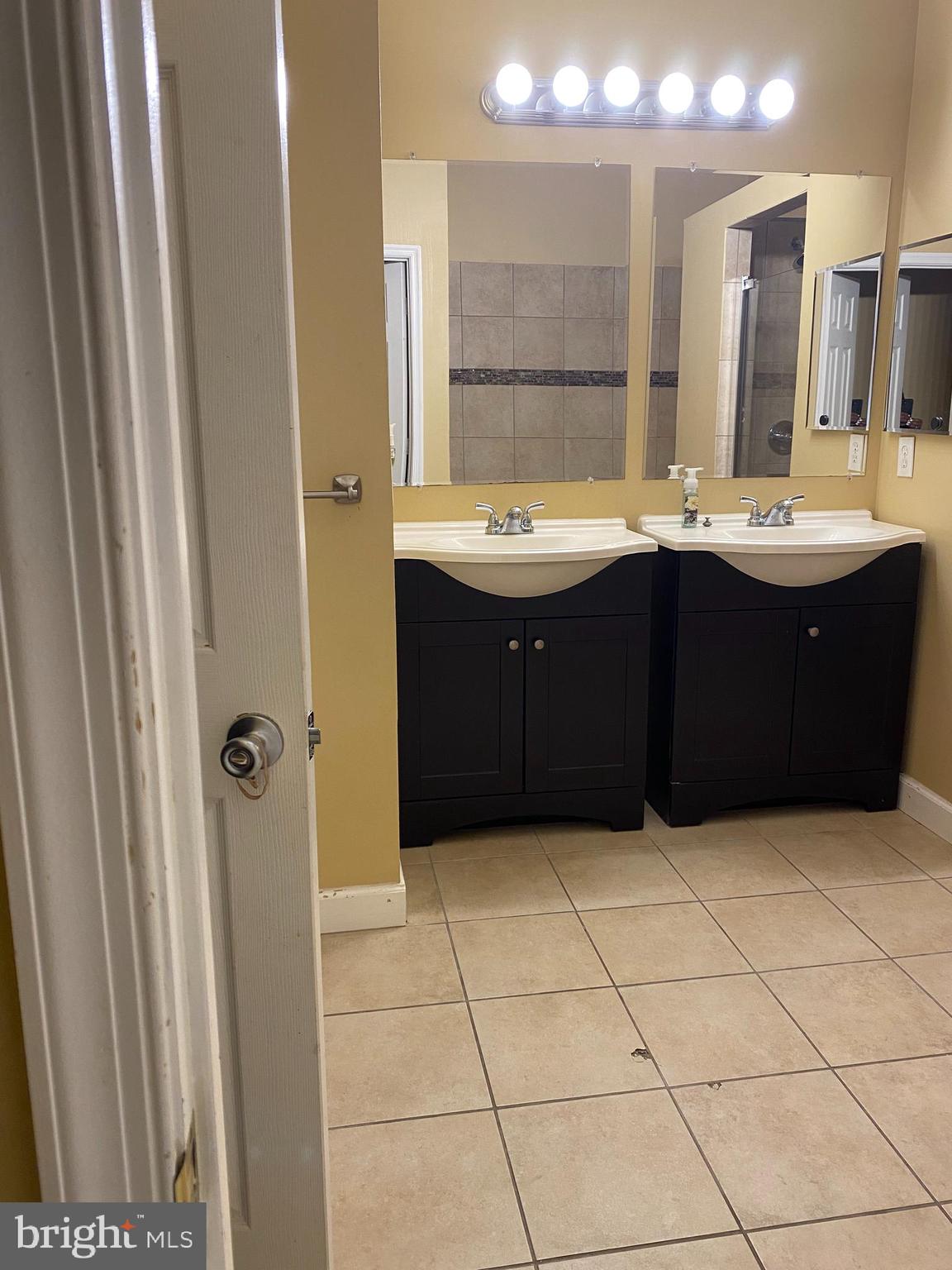 Real estate listing preview #14