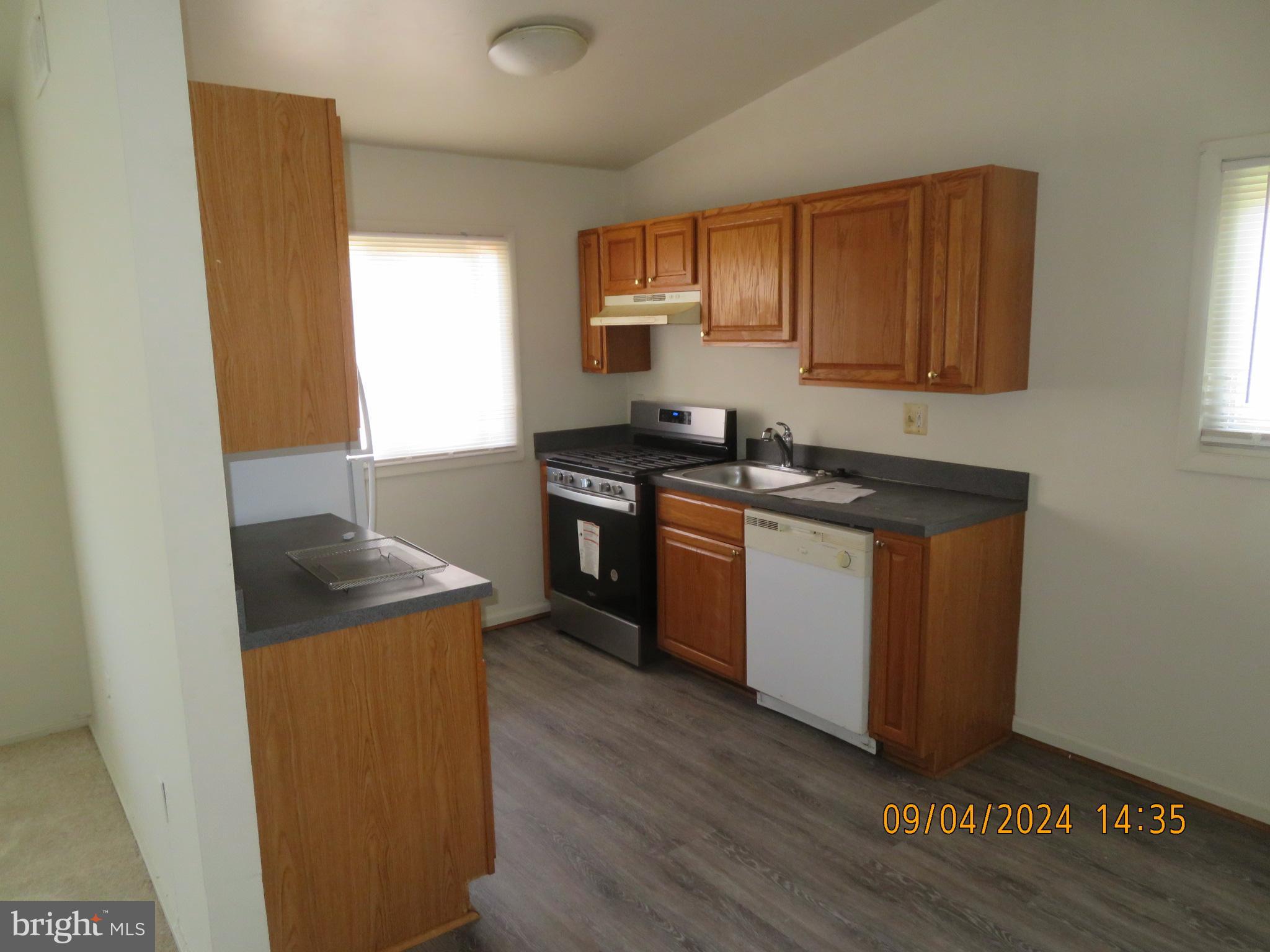 Real estate listing preview #2