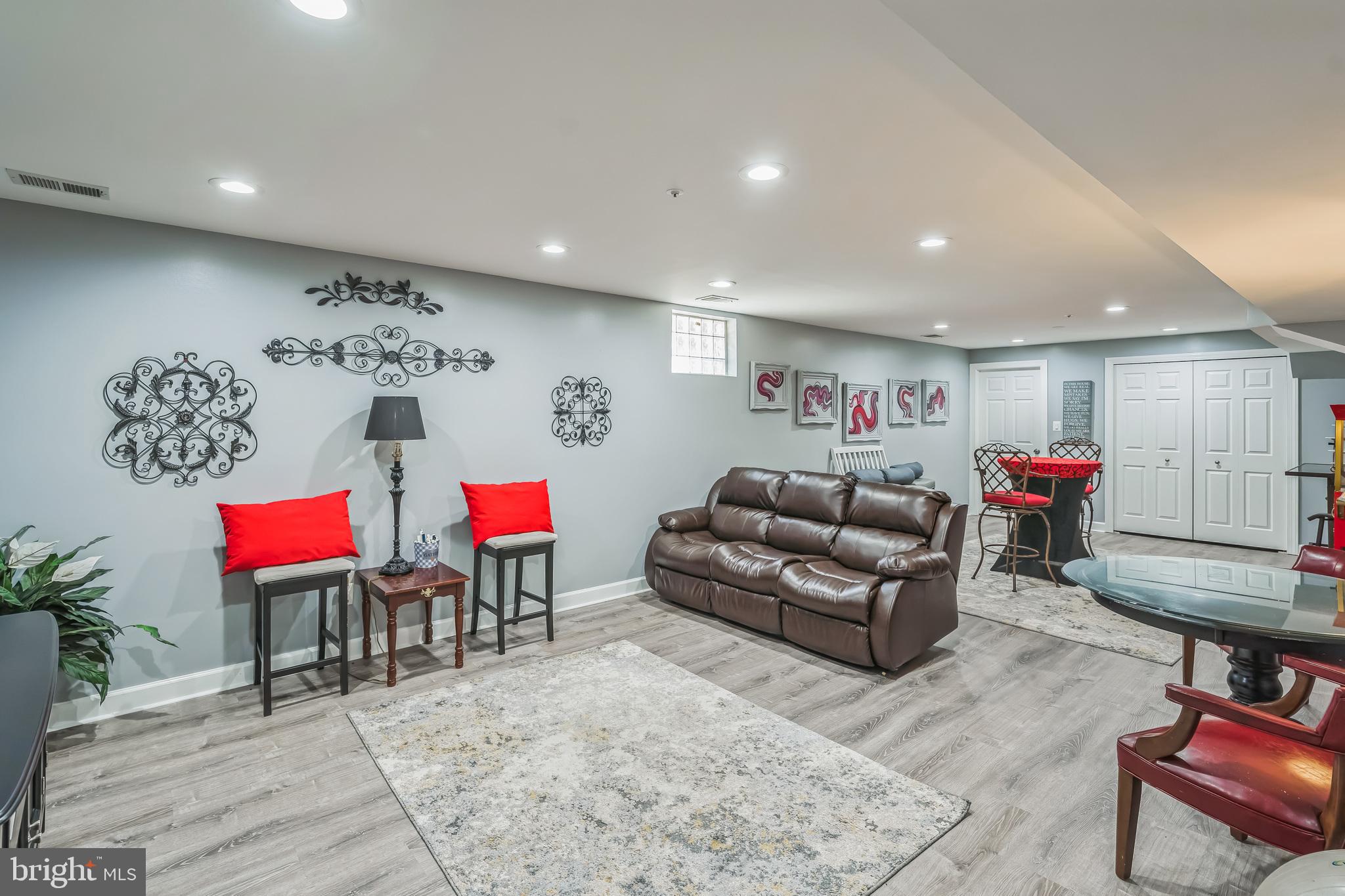 Real estate listing preview #32