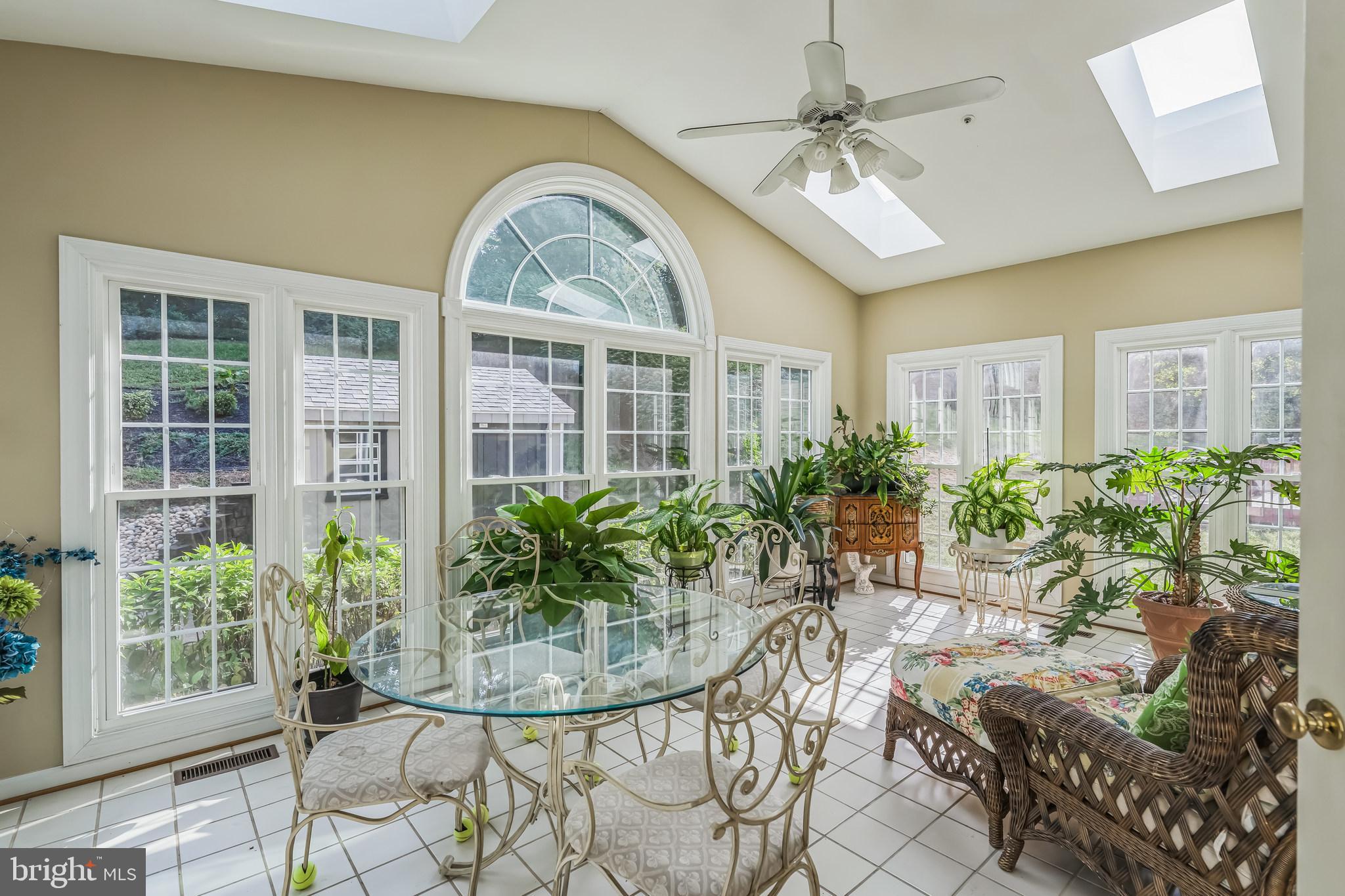 Real estate listing preview #12