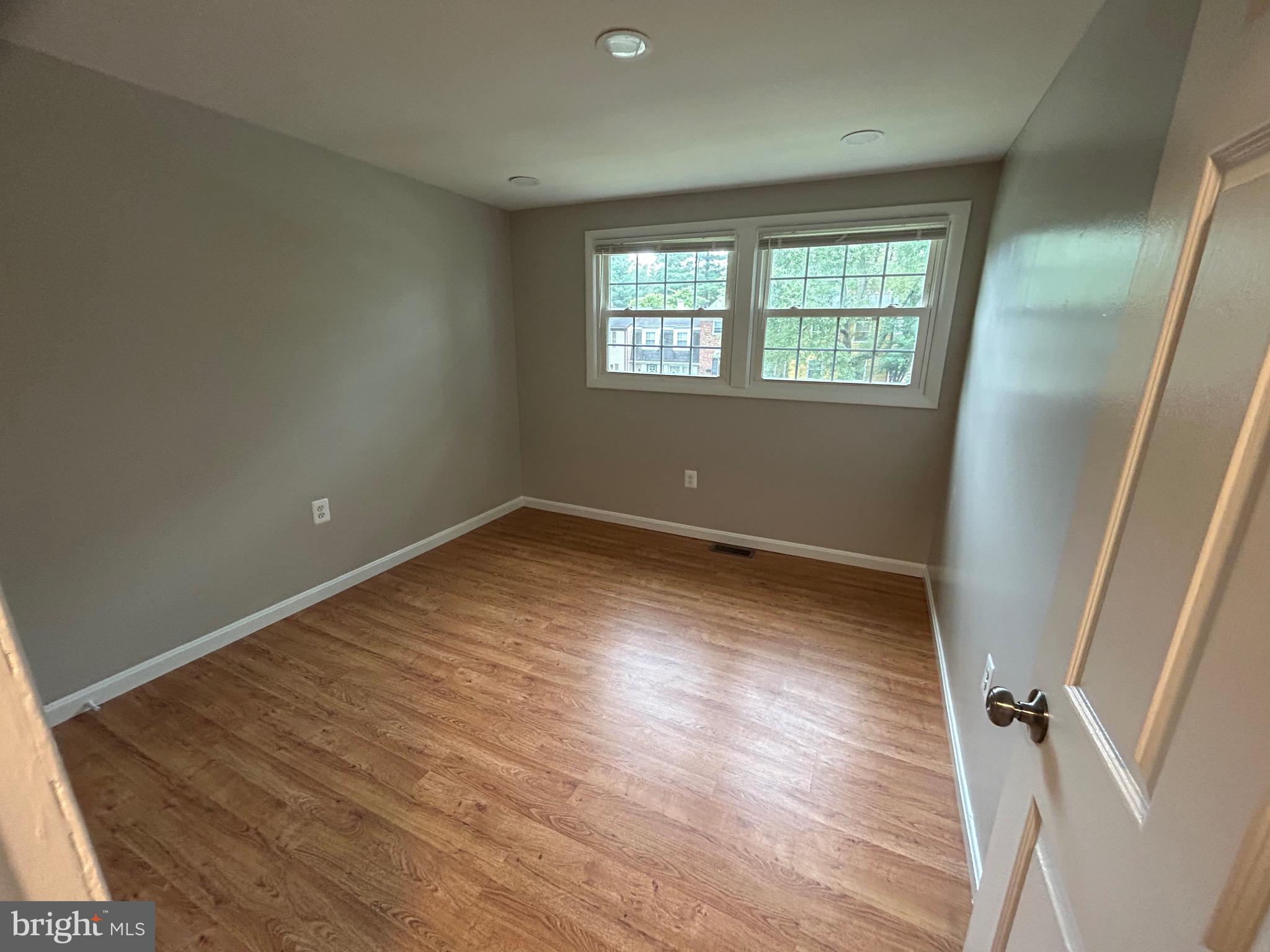 Real estate listing preview #13