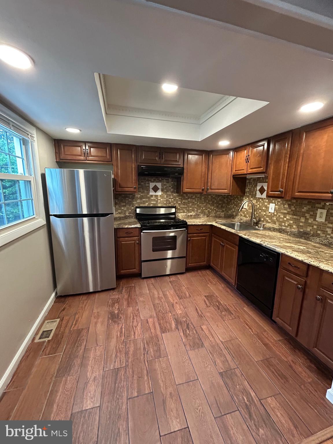 Real estate listing preview #4