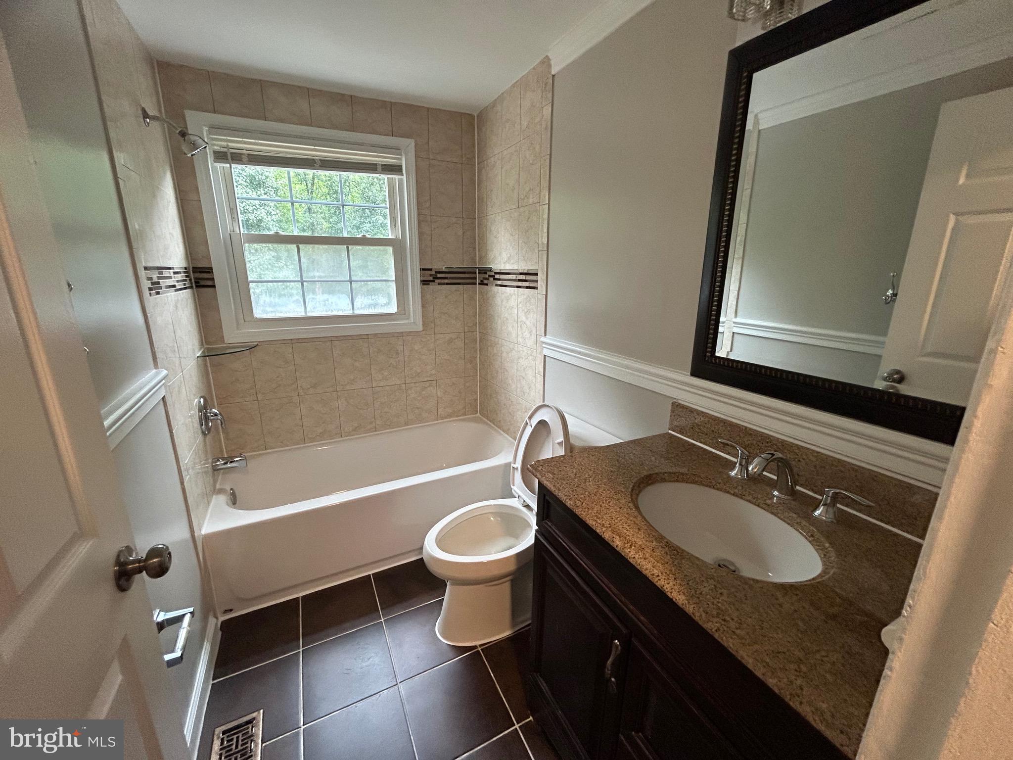 Real estate listing preview #14