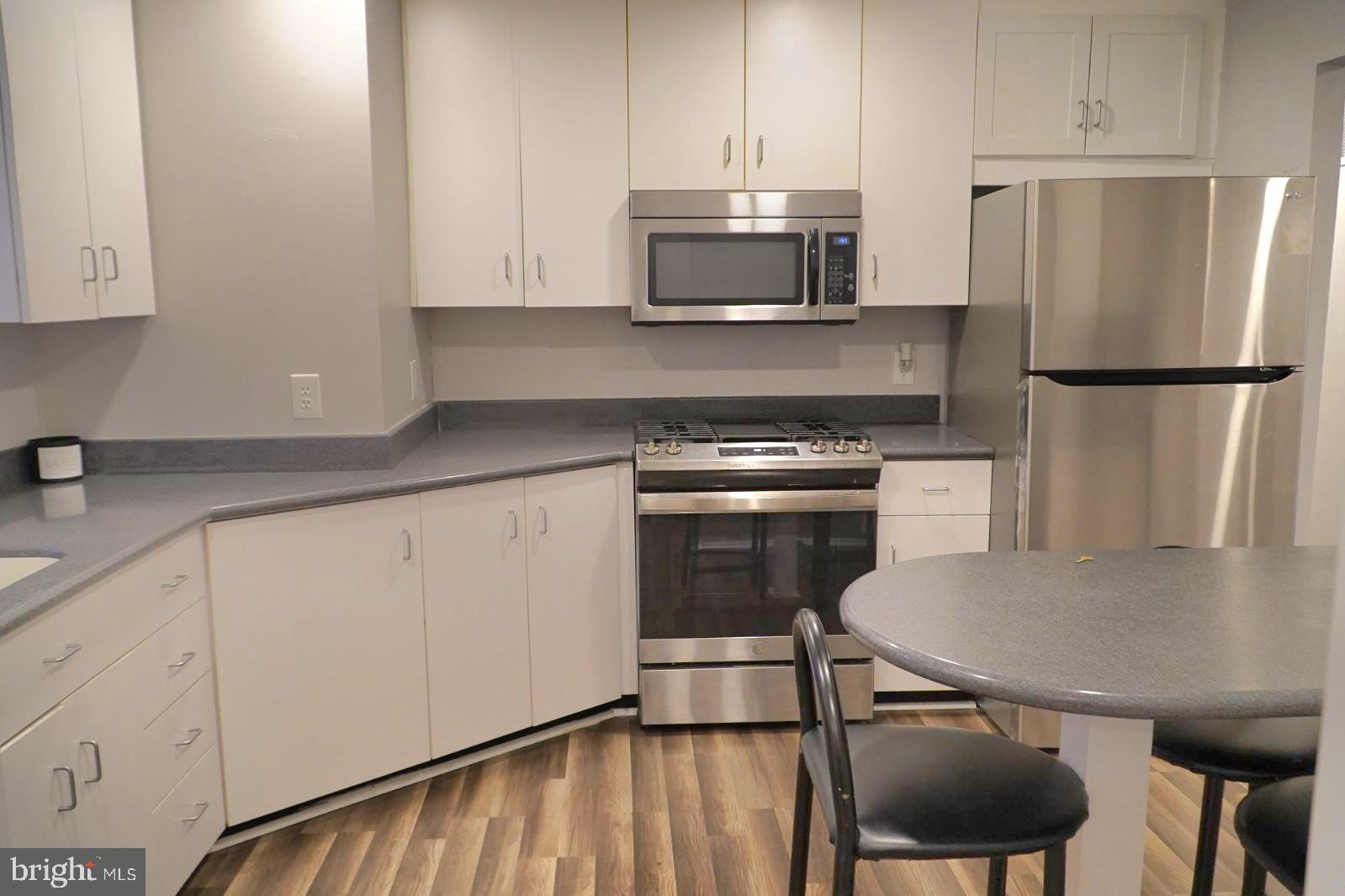 Real estate listing preview #12