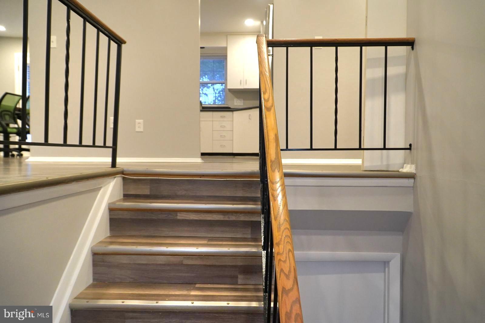 Real estate listing preview #8