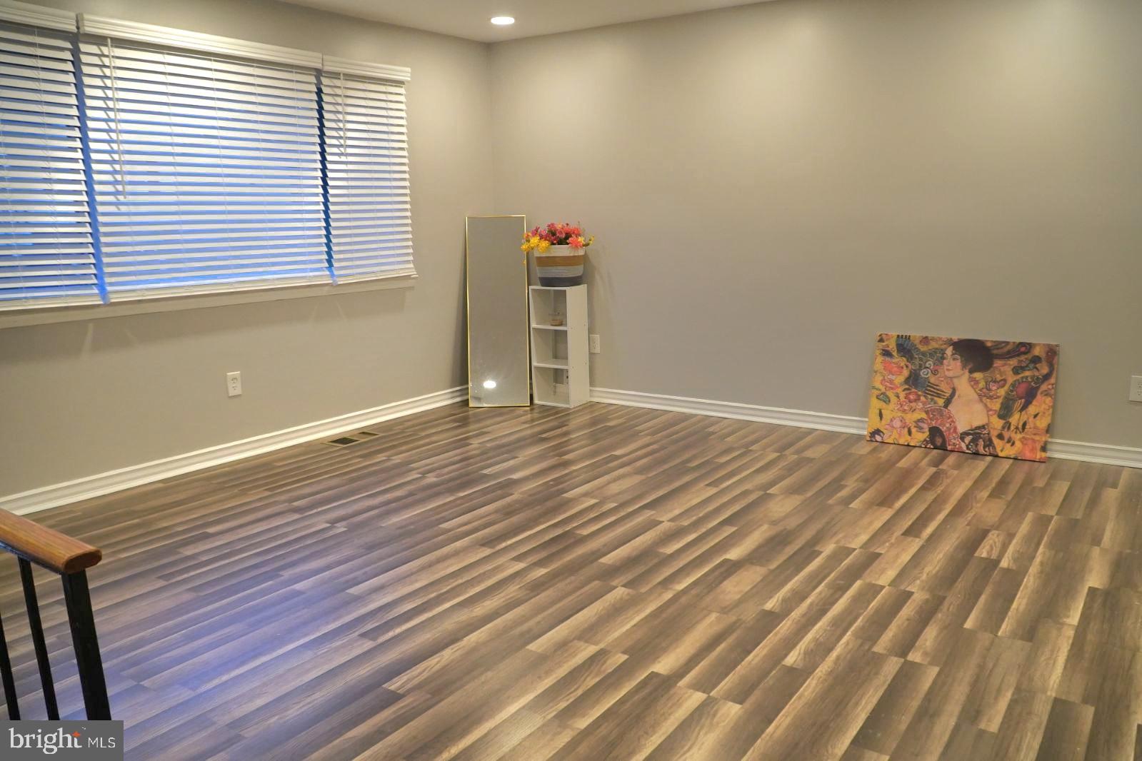 Real estate listing preview #10