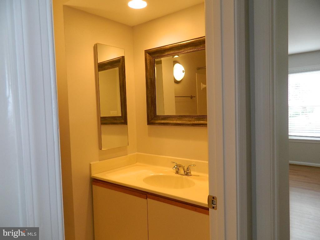 Real estate listing preview #12