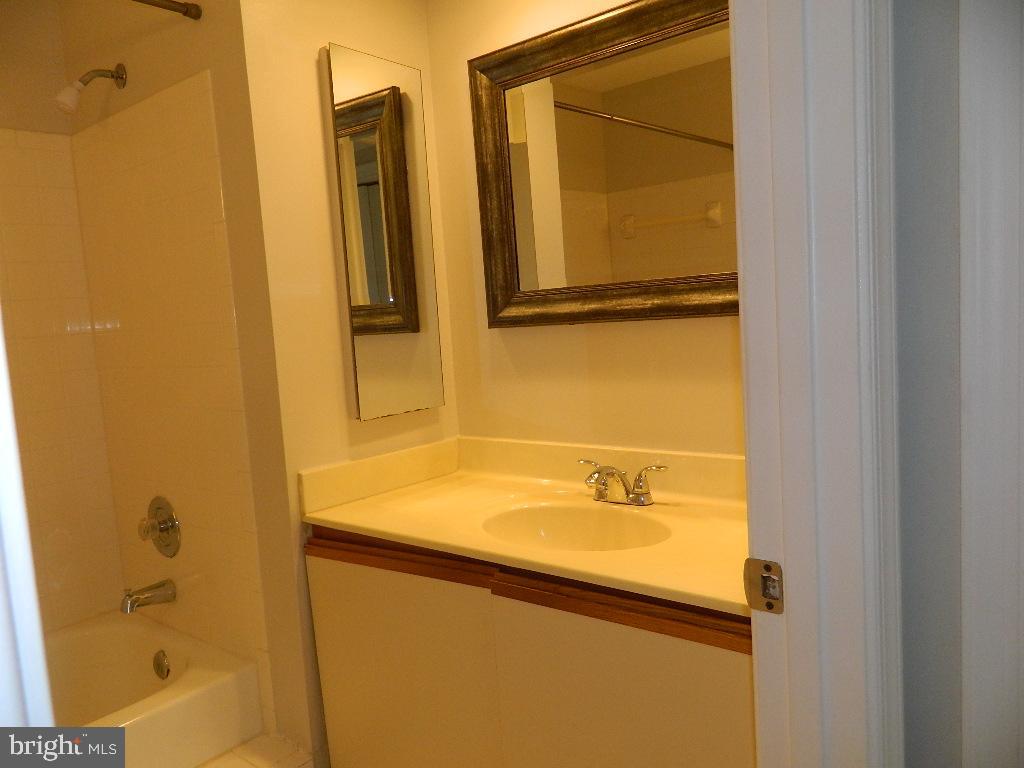 Real estate listing preview #16