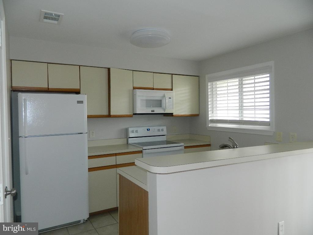 Real estate listing preview #2