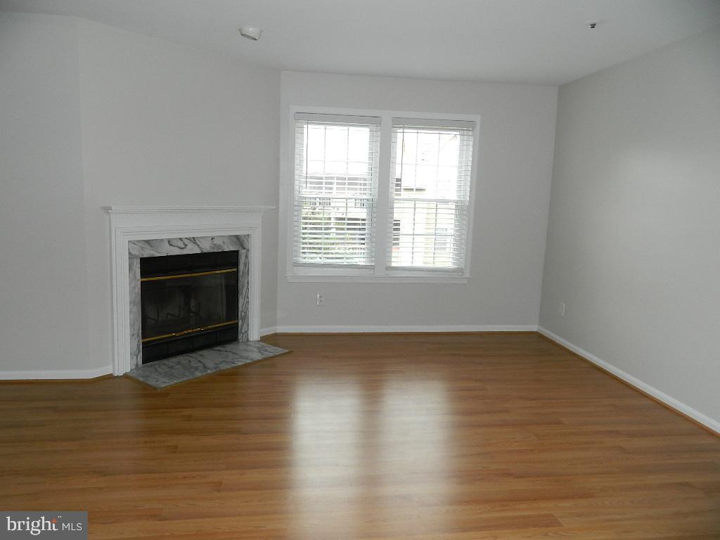 Real estate listing preview #6