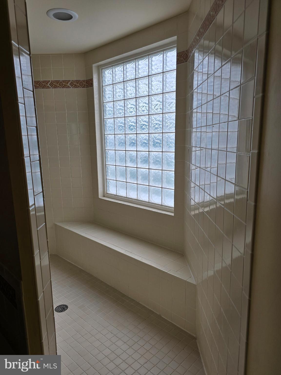 Real estate listing preview #17