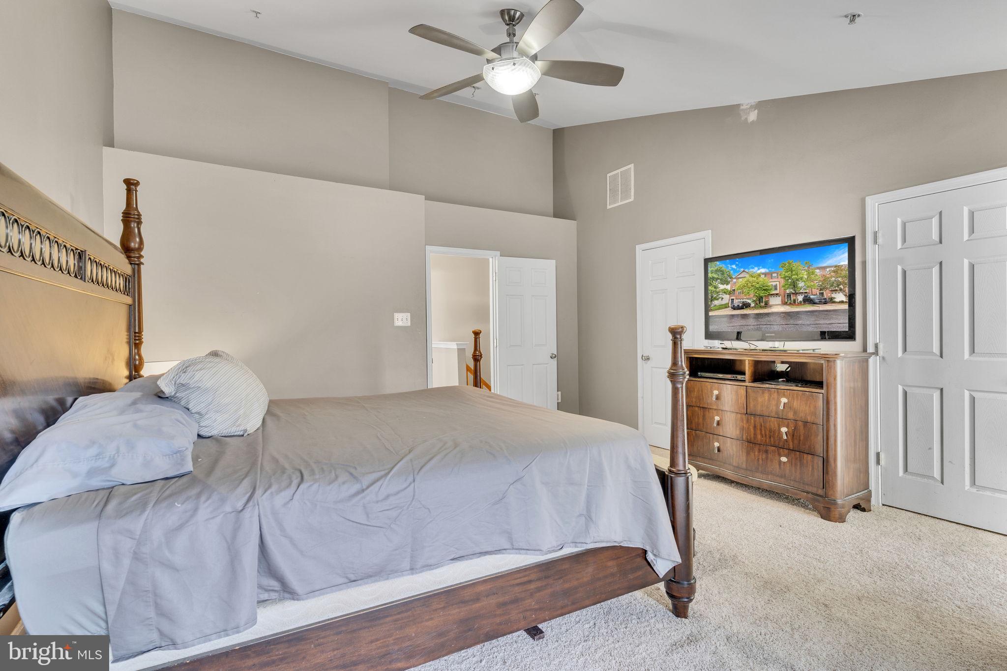 Real estate listing preview #16