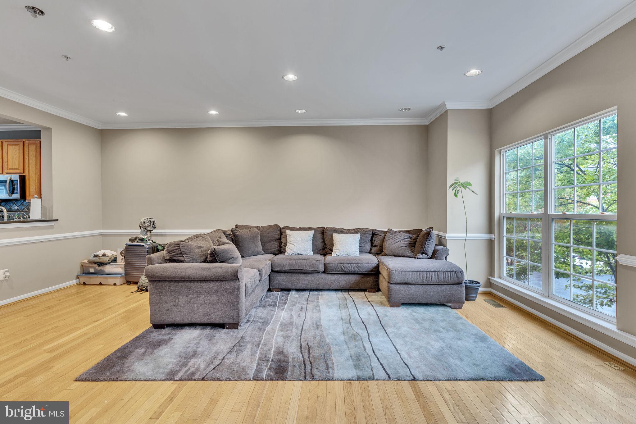 Real estate listing preview #10