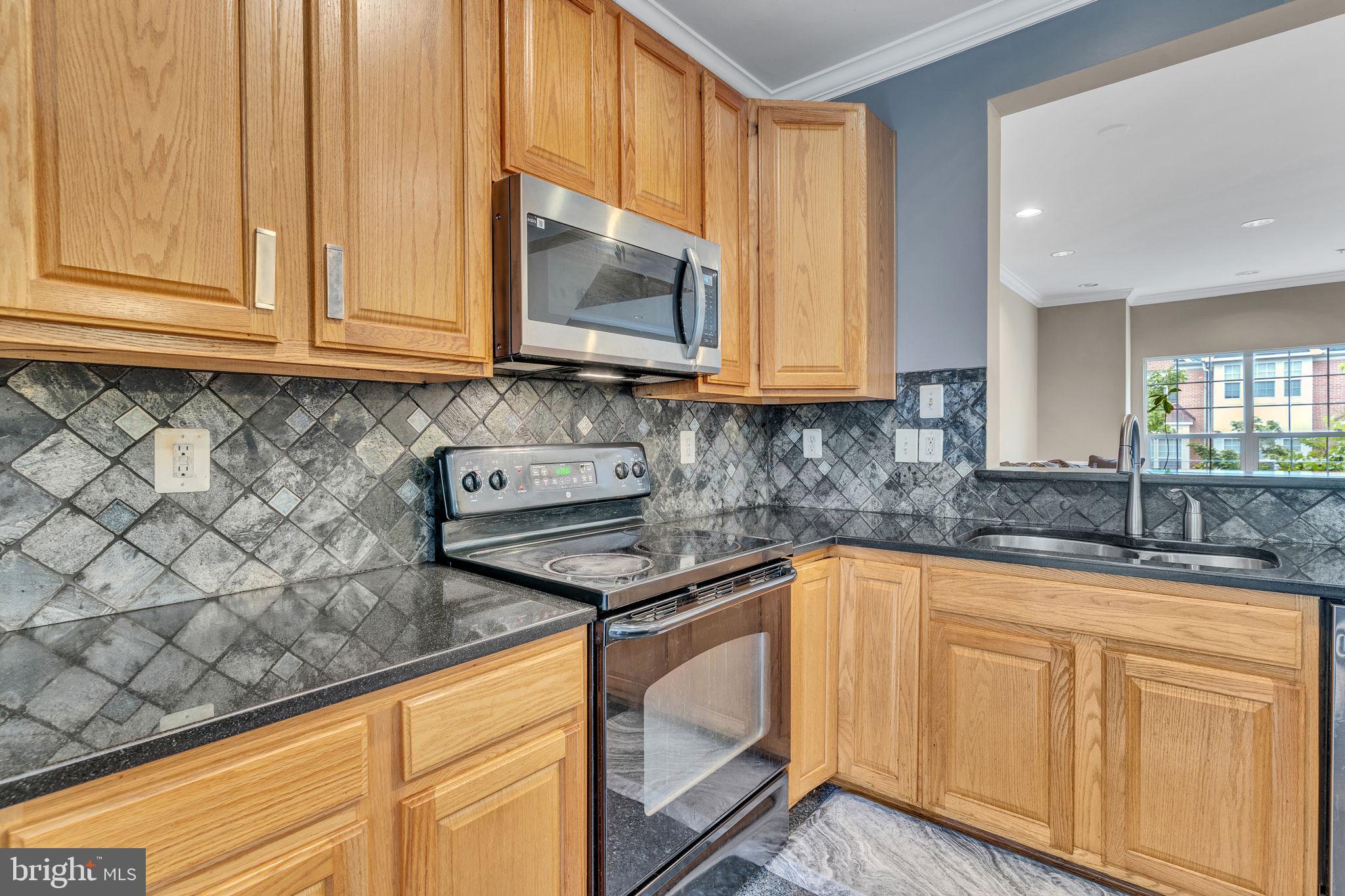 Real estate listing preview #3