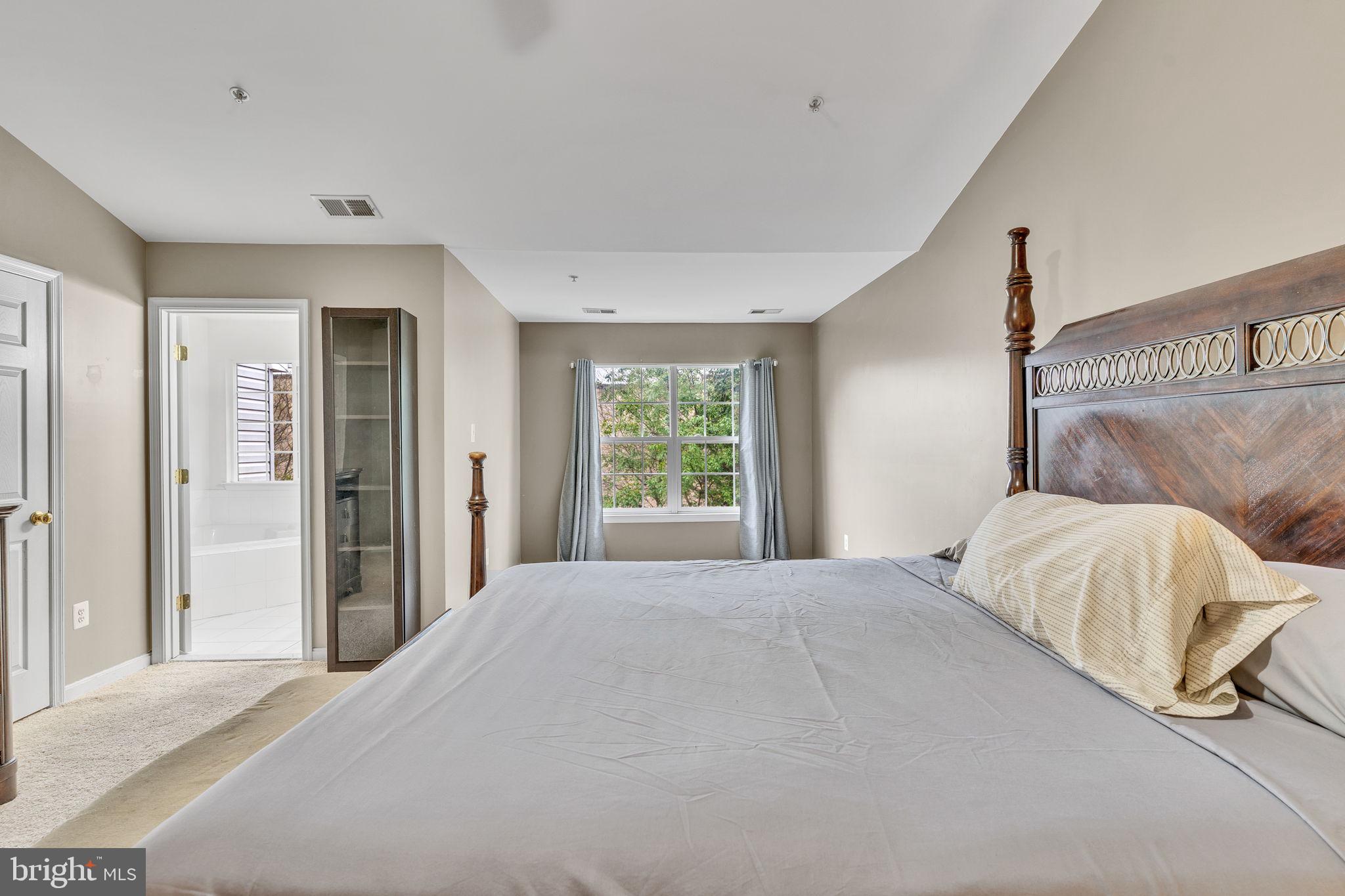 Real estate listing preview #18