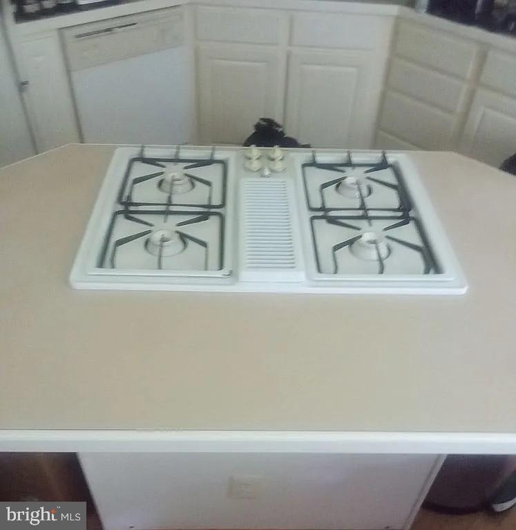 Real estate listing preview #14