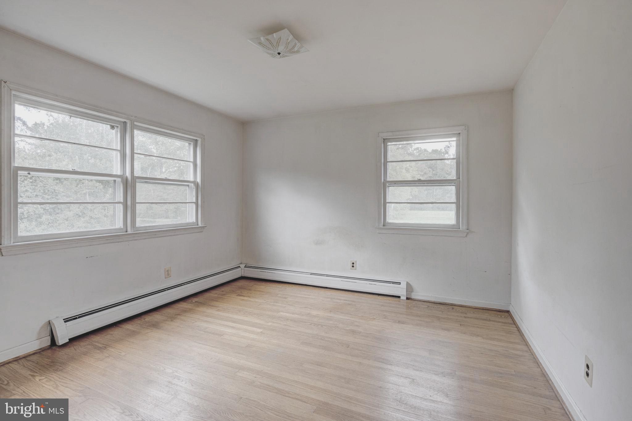 Real estate listing preview #13