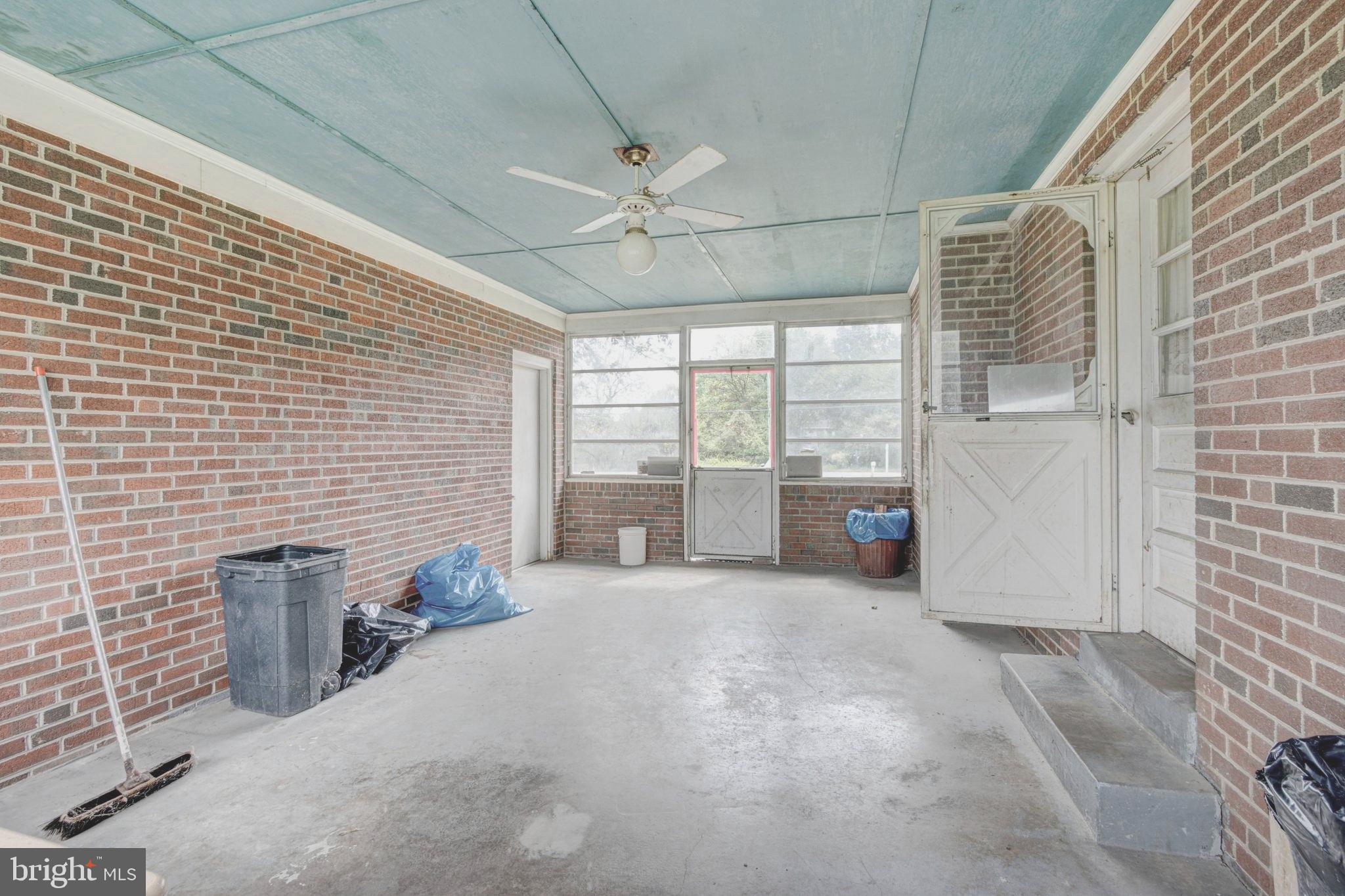 Real estate listing preview #18