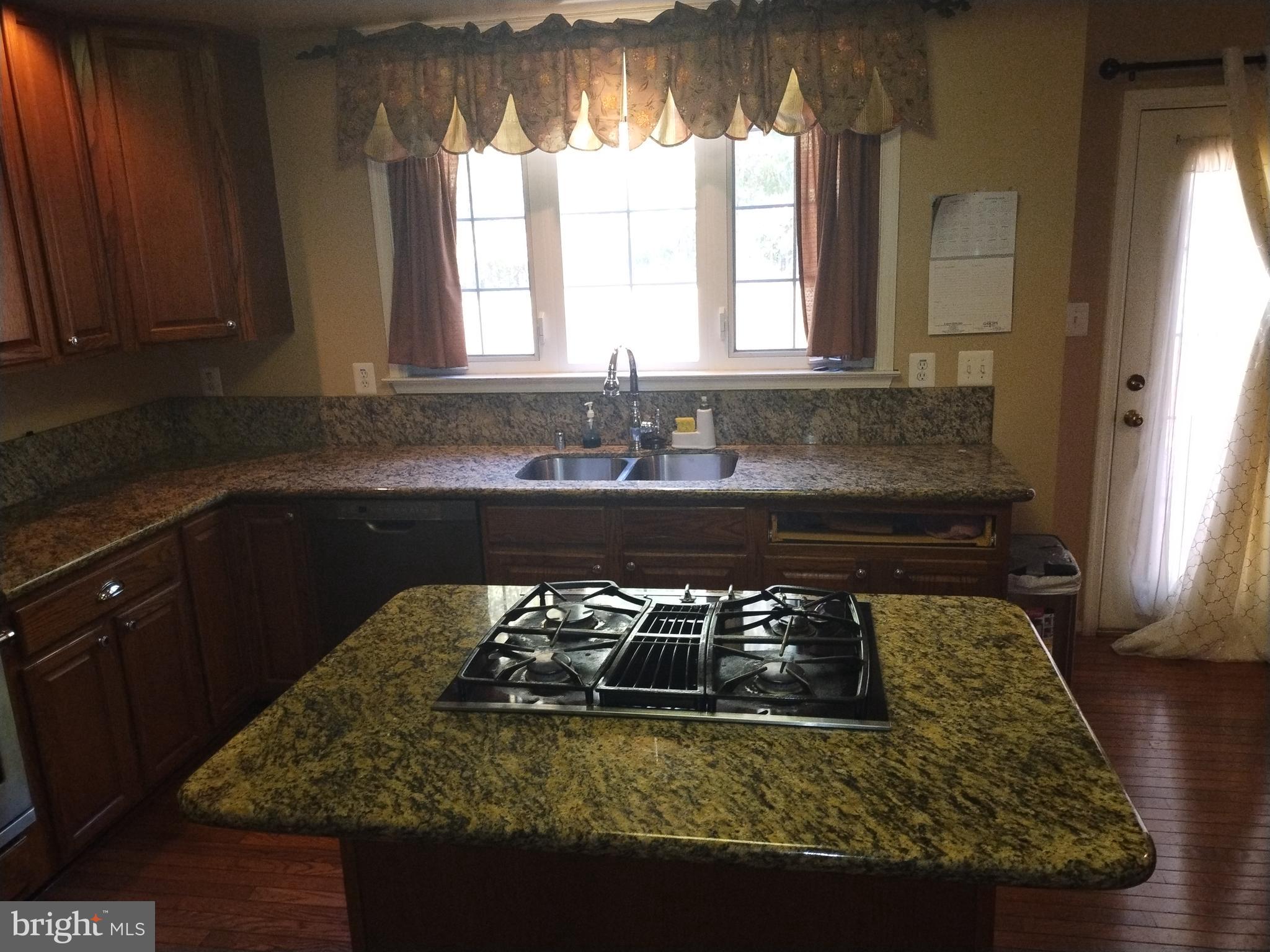 Real estate listing preview #24