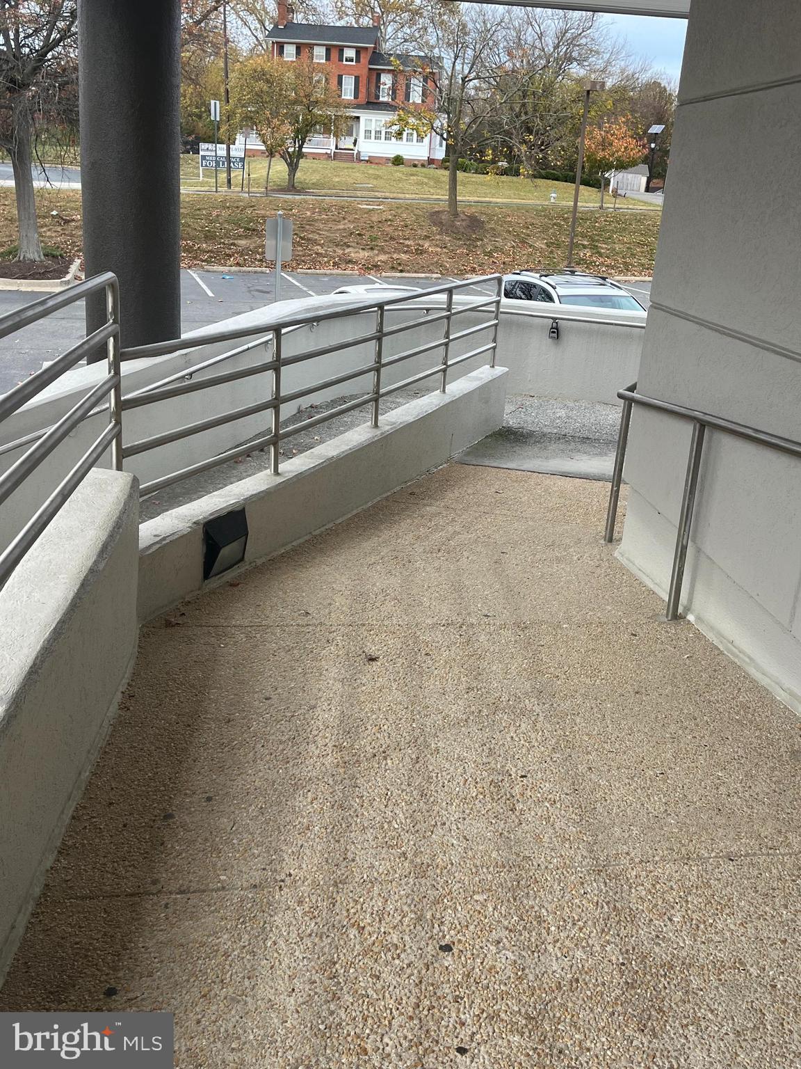 Real estate listing preview #2