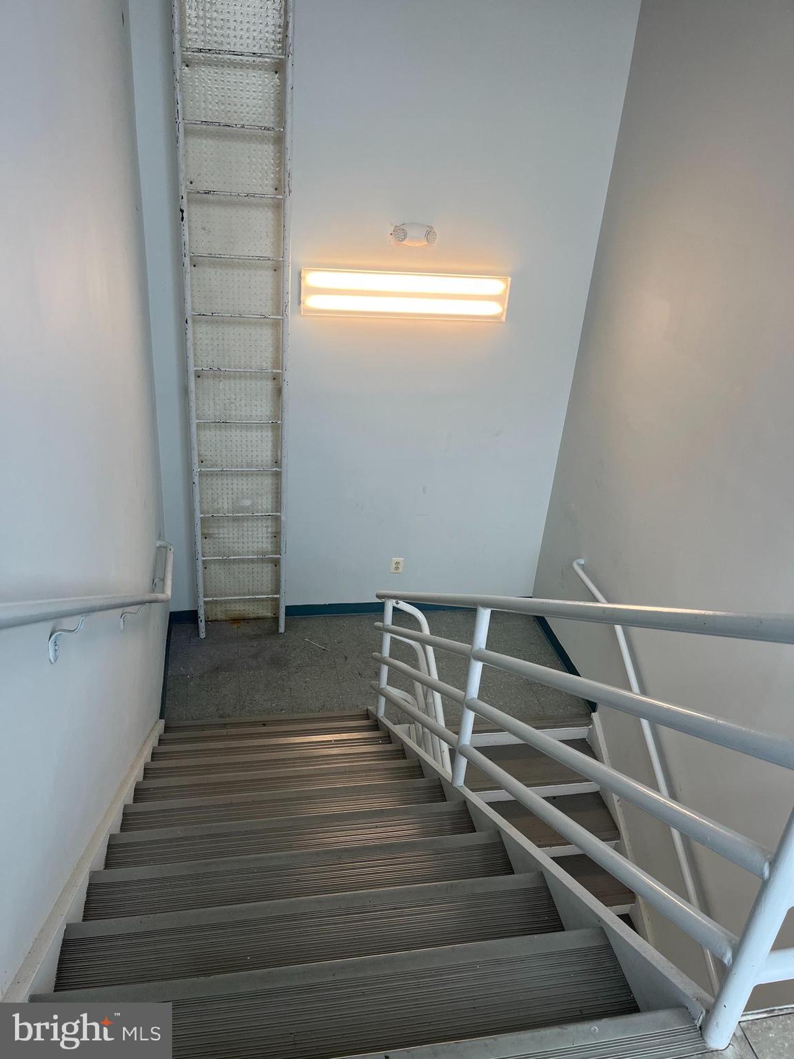 Real estate listing preview #3