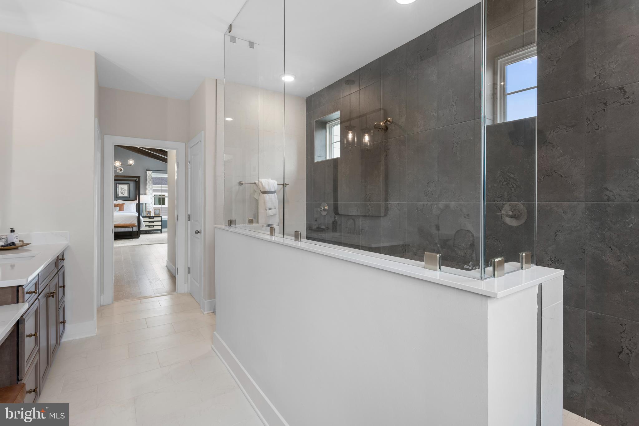 Real estate listing preview #24