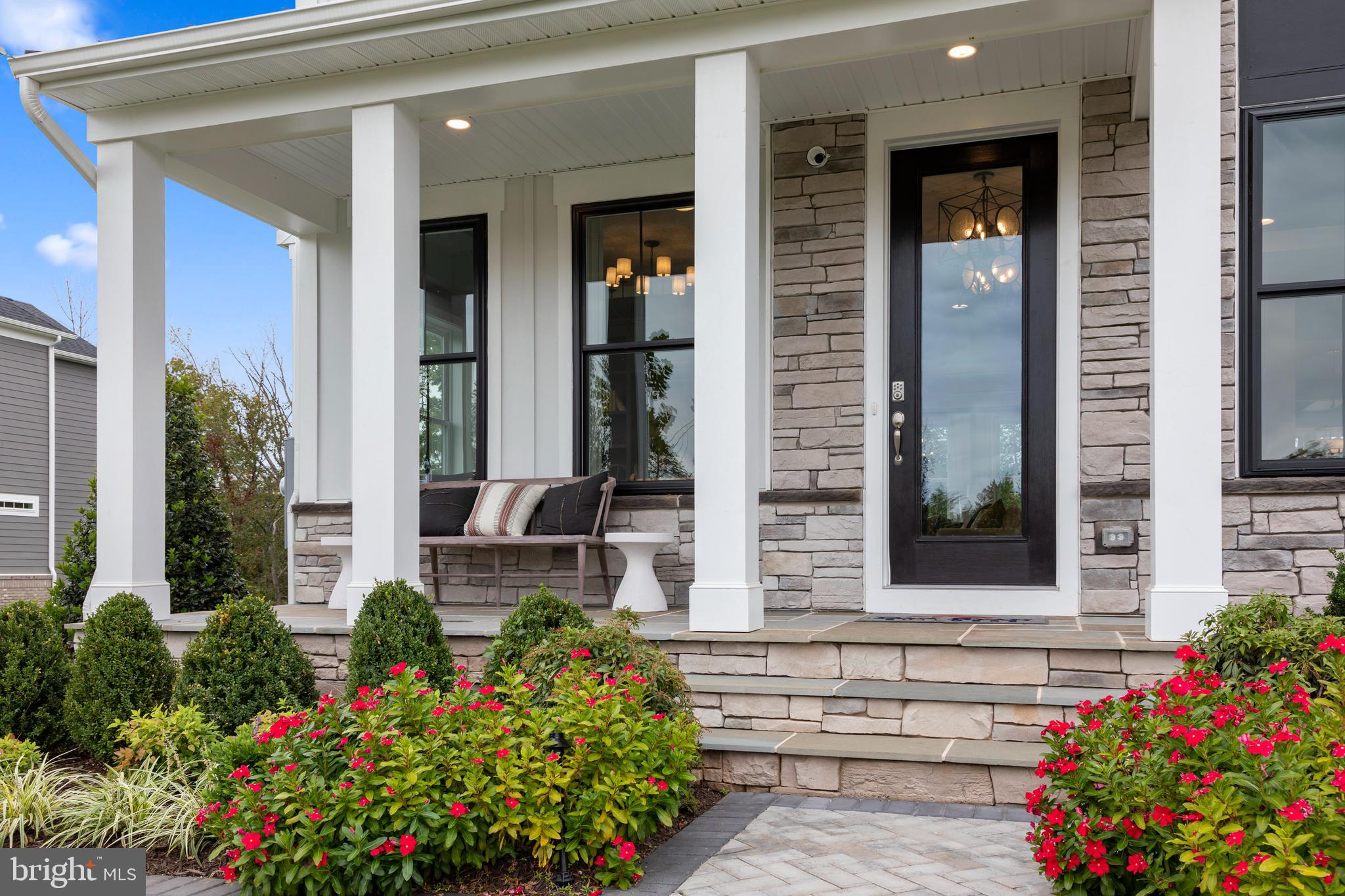 Real estate listing preview #2