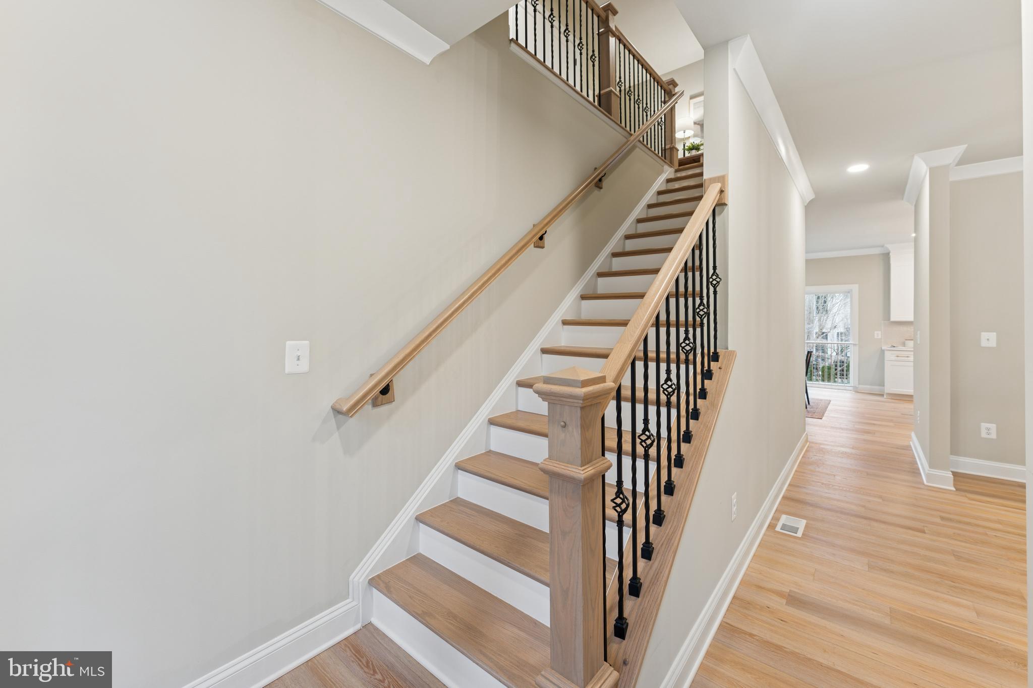 Real estate listing preview #2