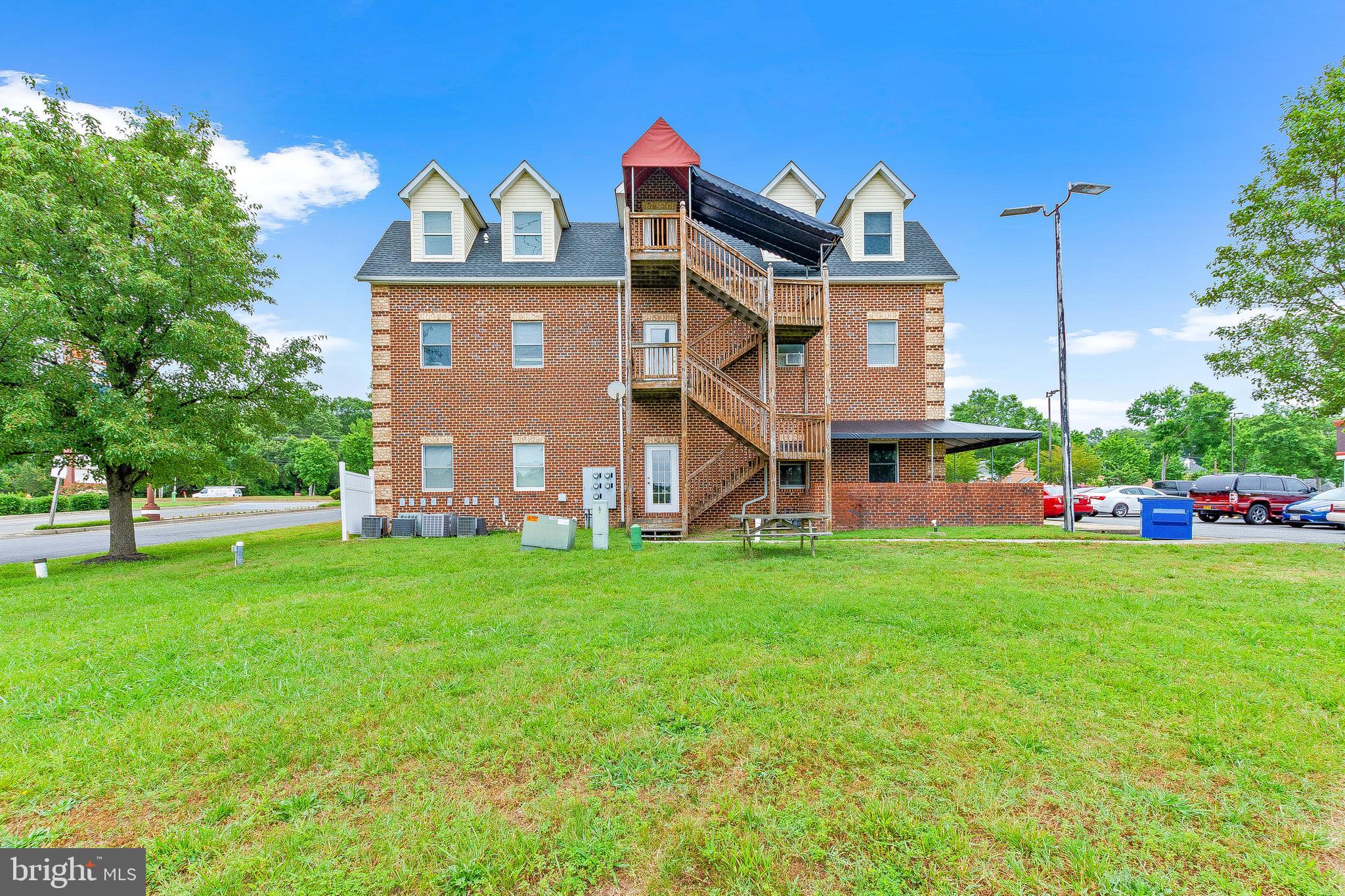 Real estate listing preview #17