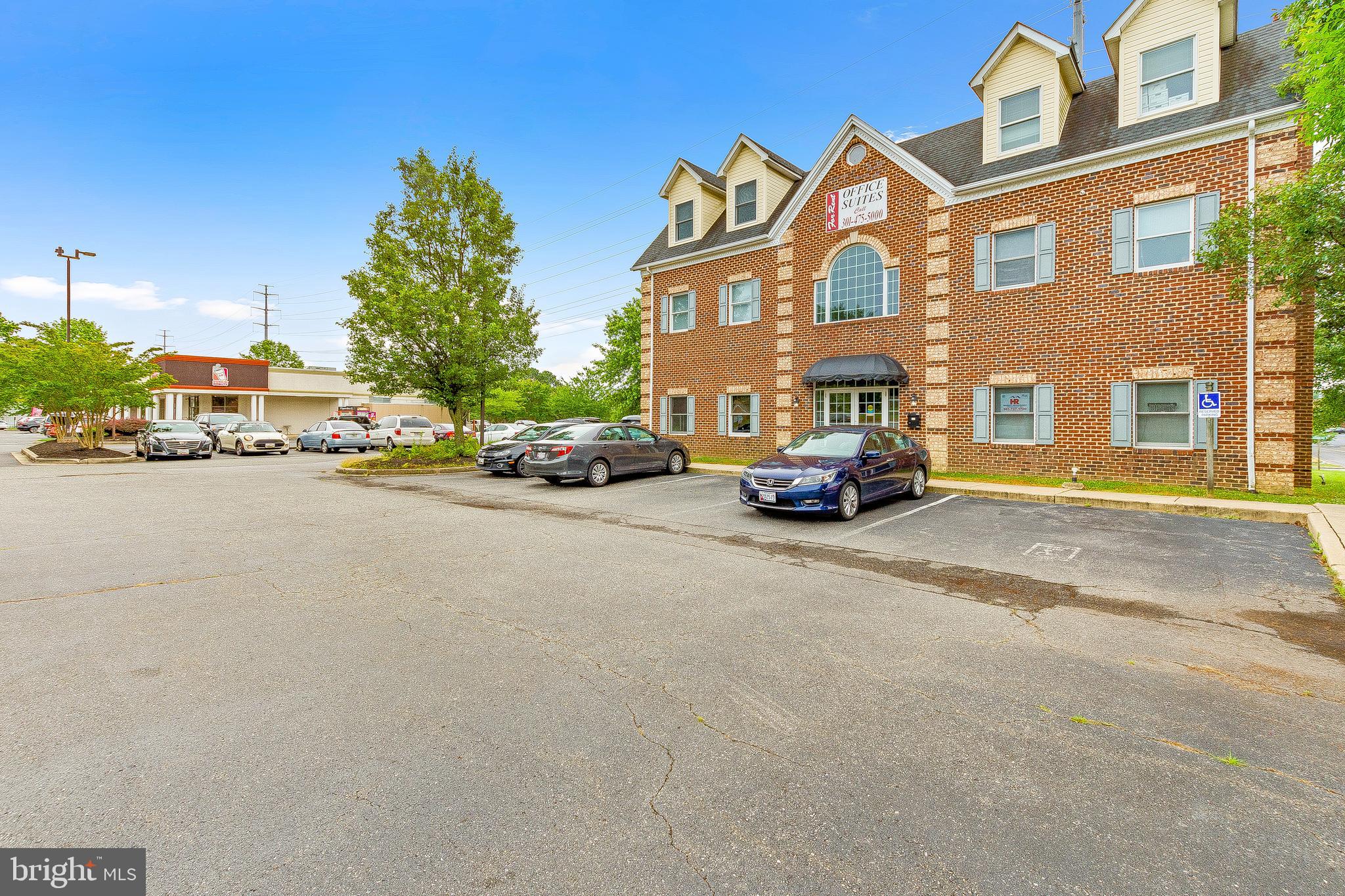 Real estate listing preview #14