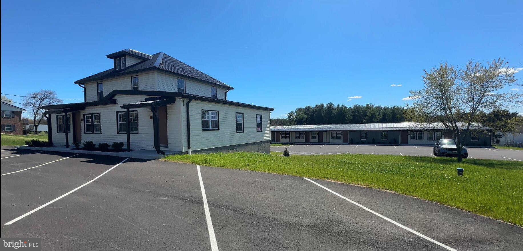 Real estate listing preview #6