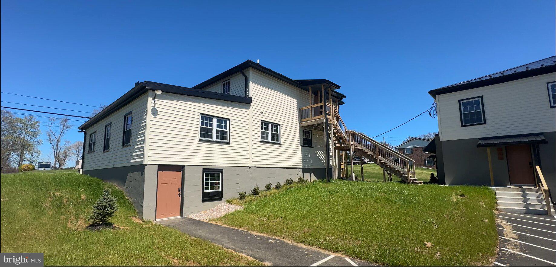 Real estate listing preview #4