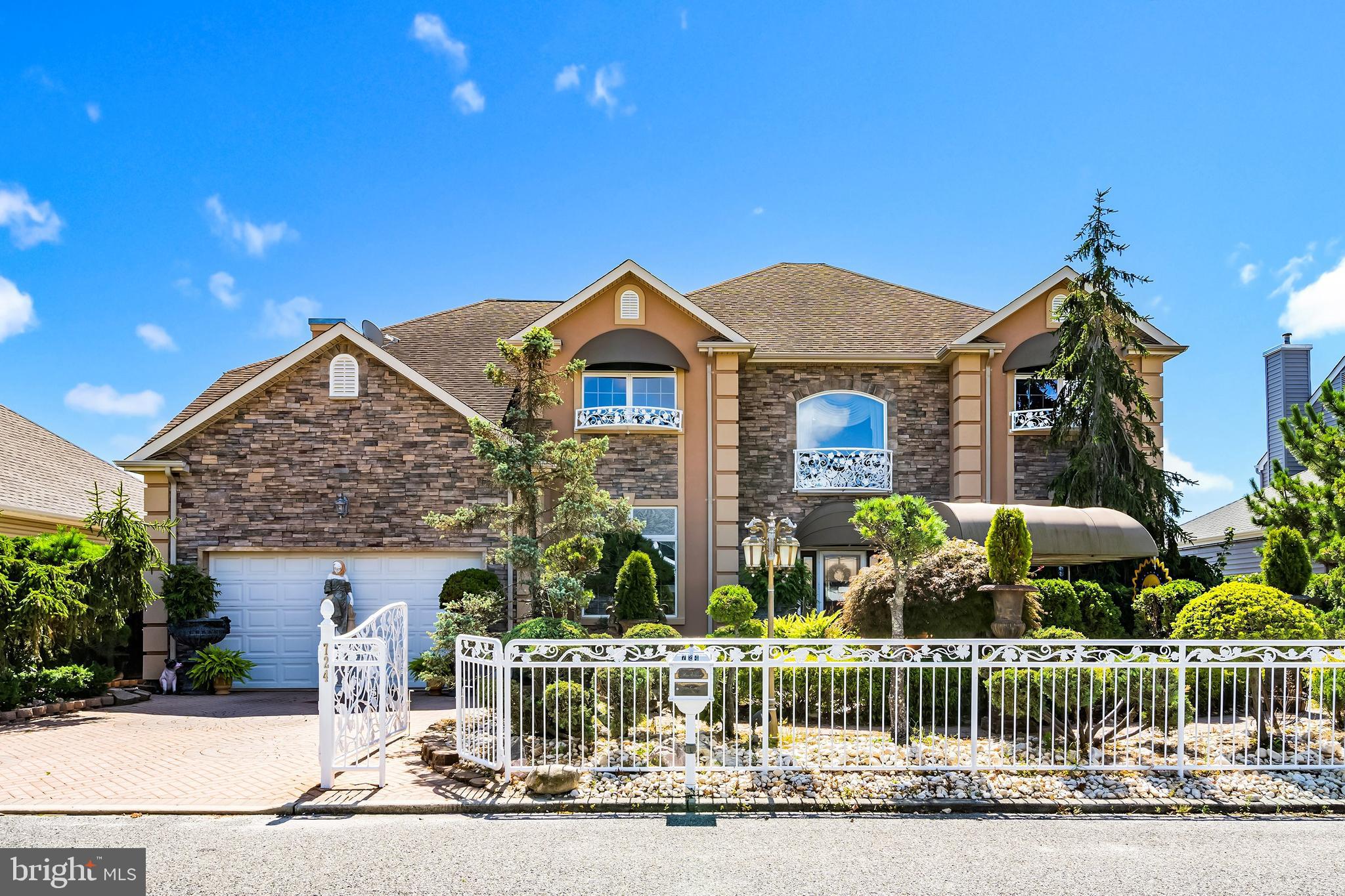 Real estate listing preview #1