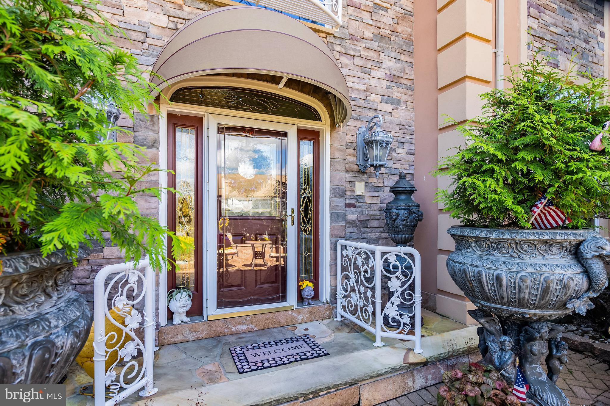 Real estate listing preview #6