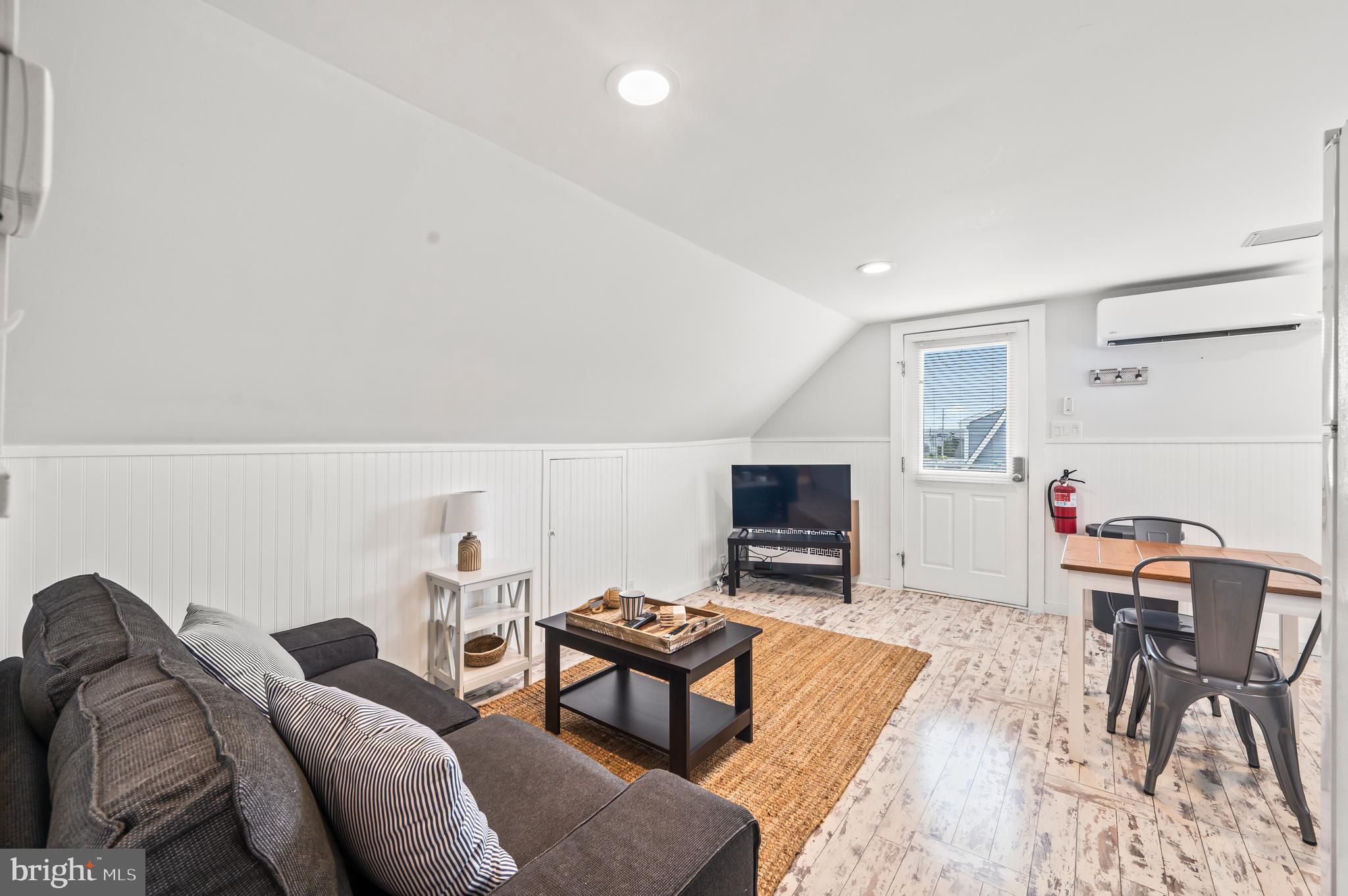 Real estate listing preview #25