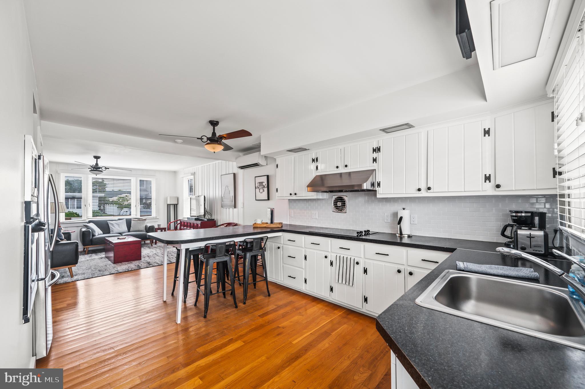 Real estate listing preview #14