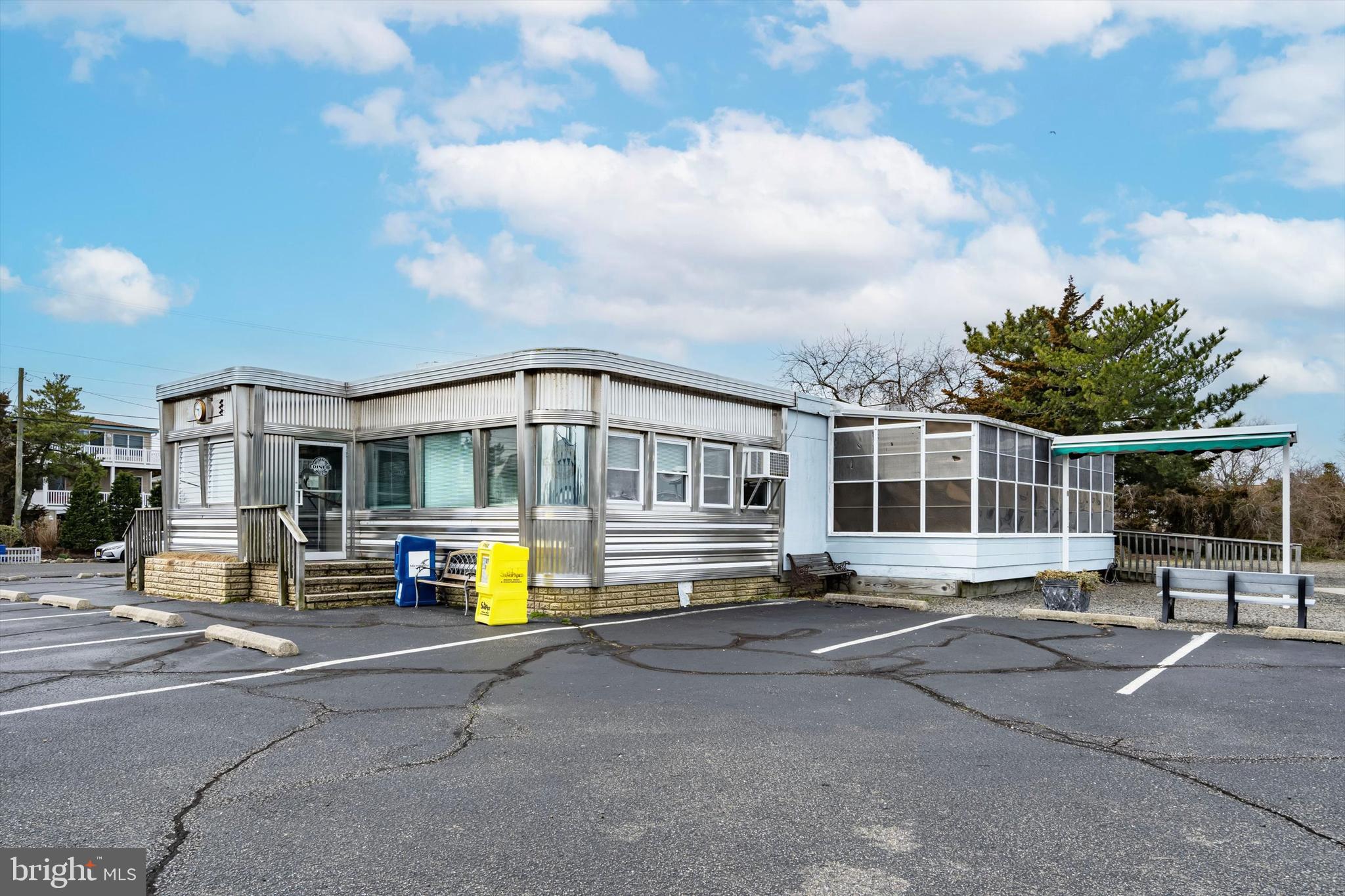 Real estate listing preview #6