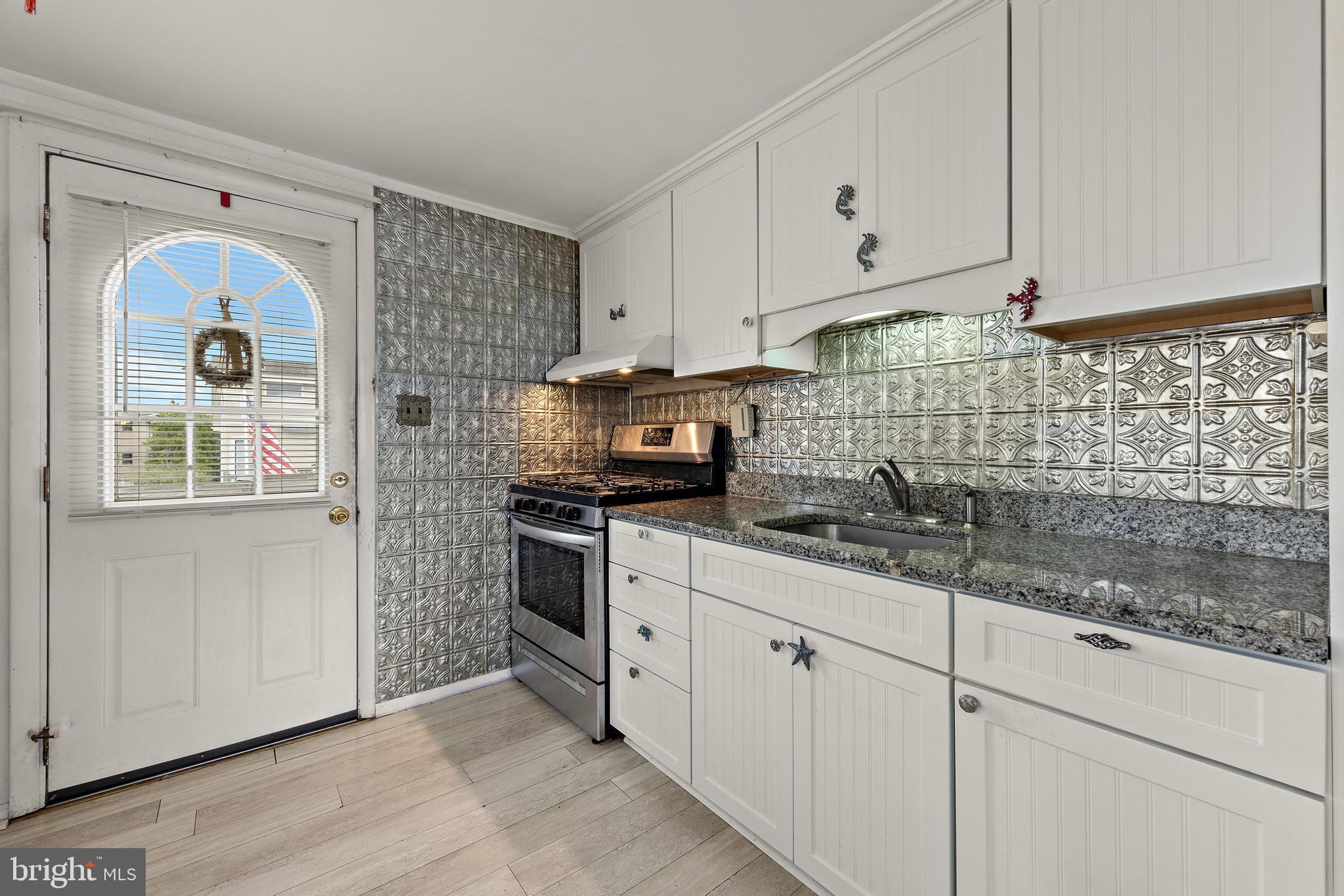 Real estate listing preview #6