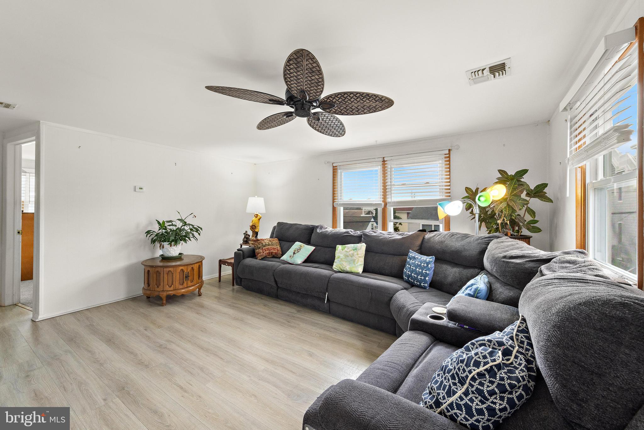 Real estate listing preview #11