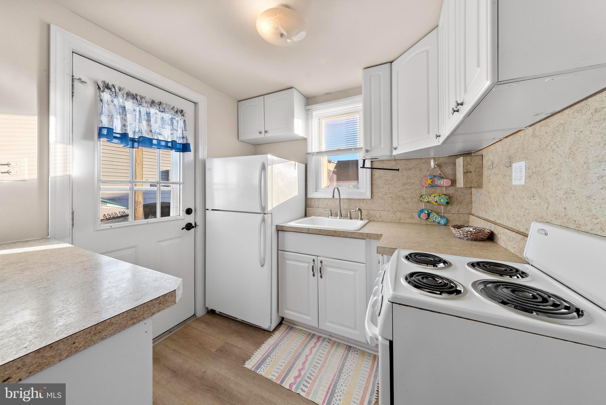 Real estate listing preview #12