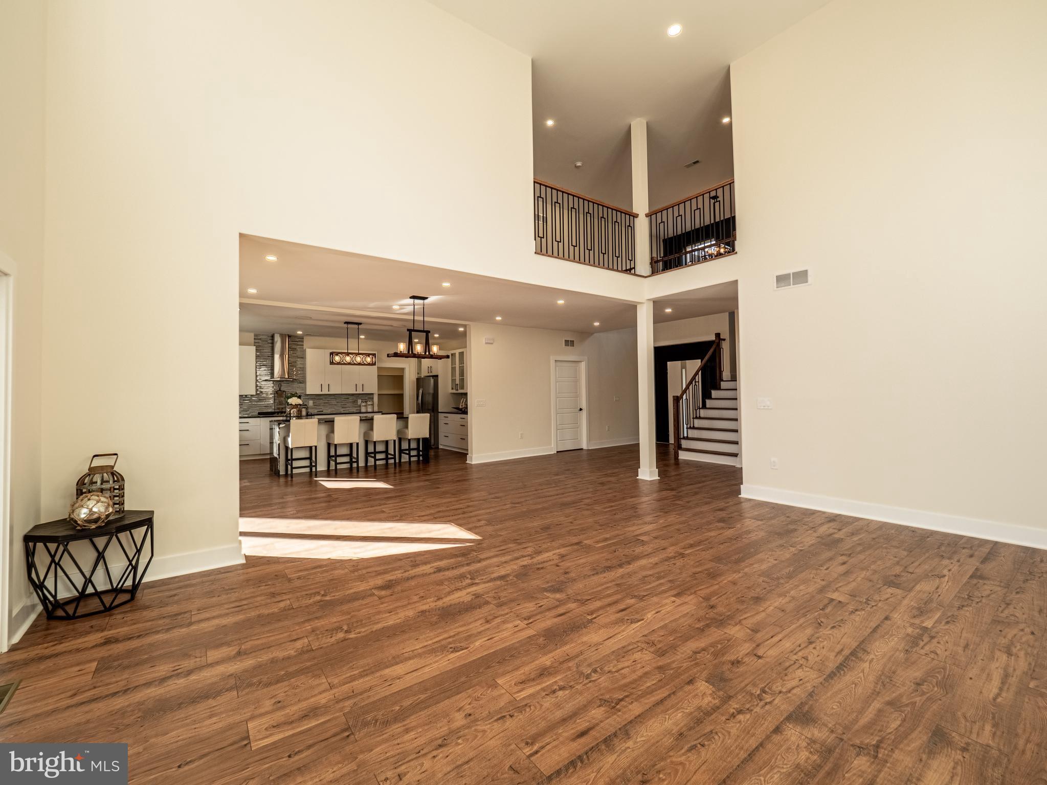 Real estate listing preview #12