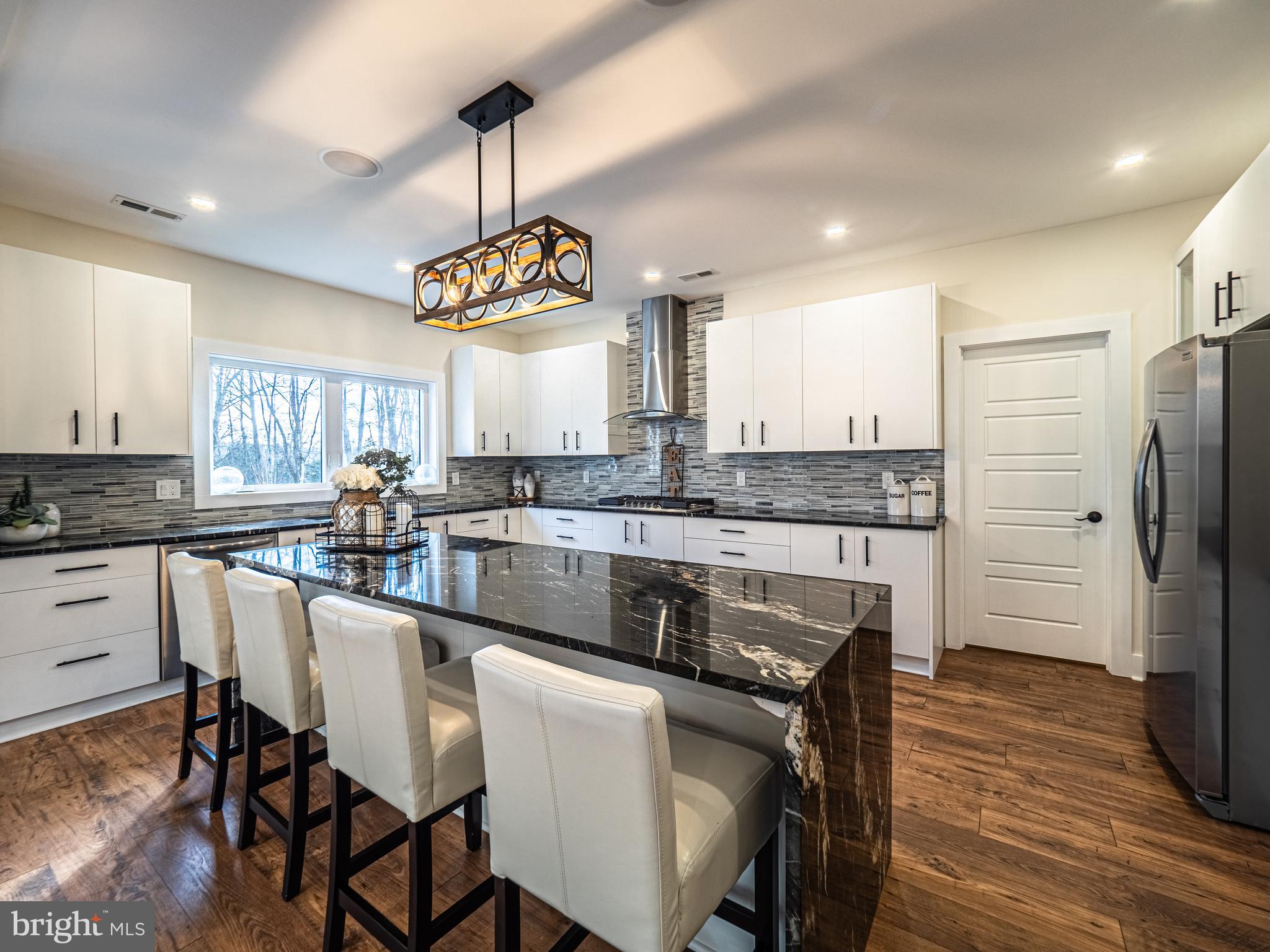 Real estate listing preview #16