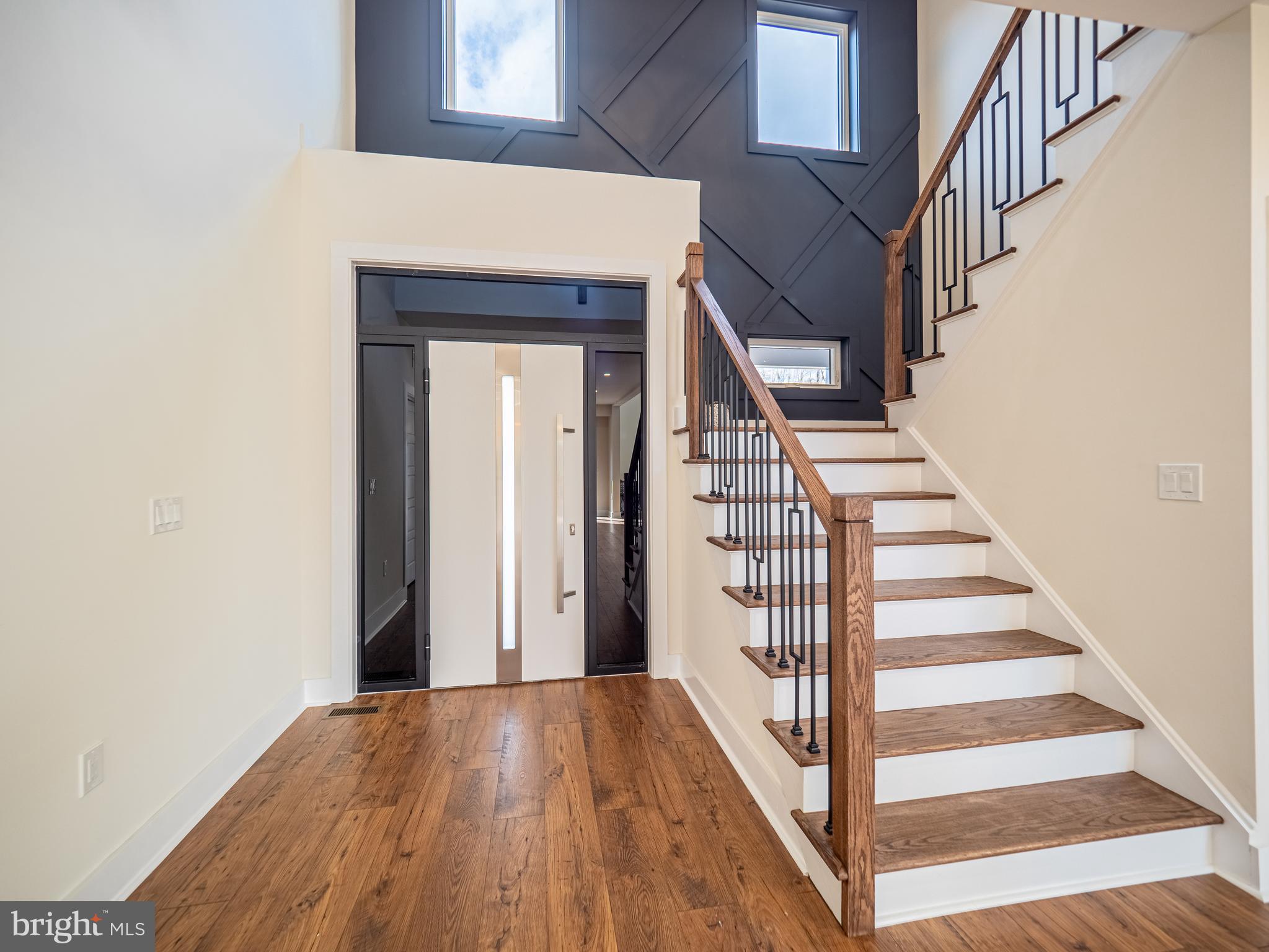 Real estate listing preview #6