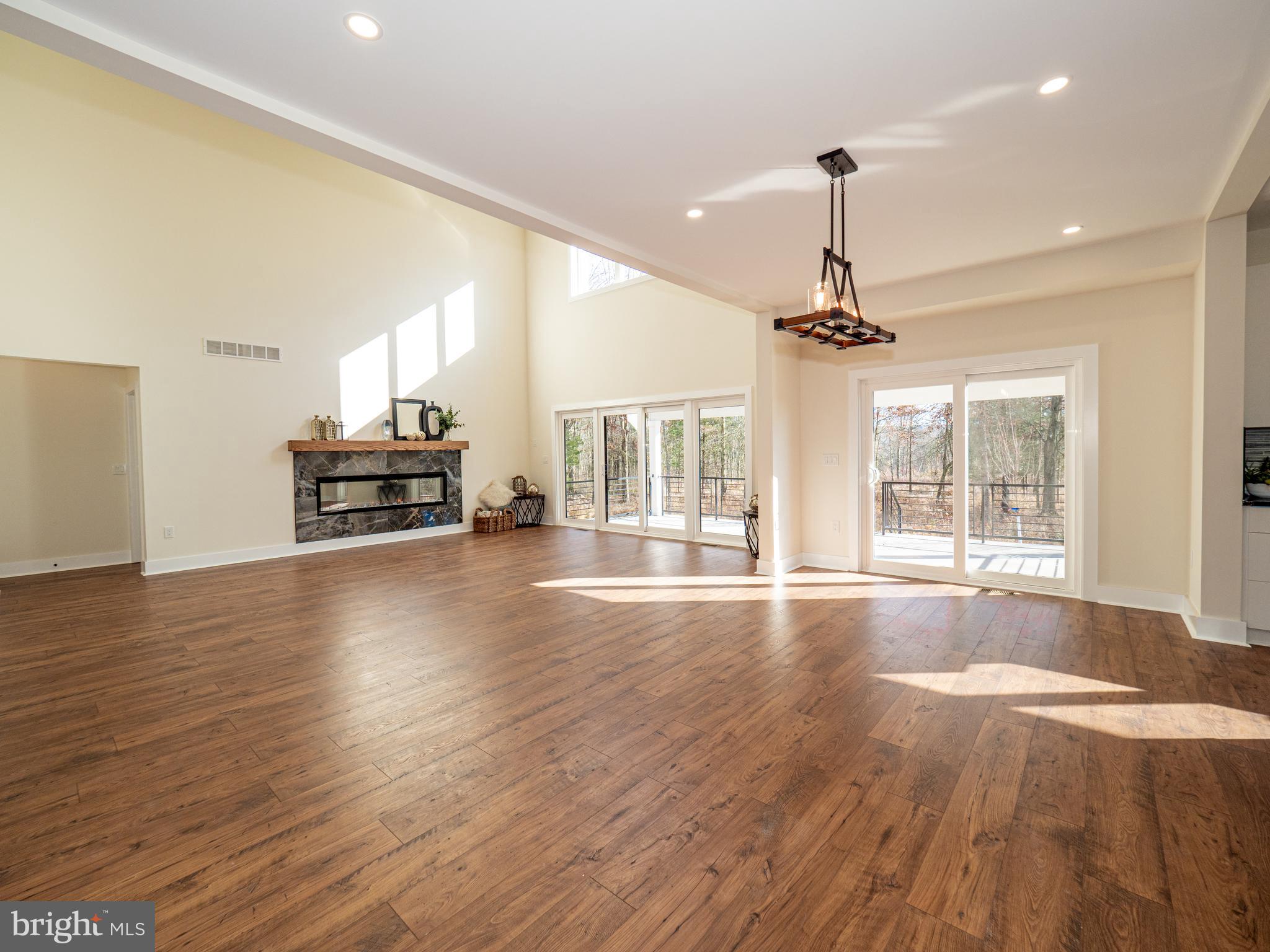 Real estate listing preview #8