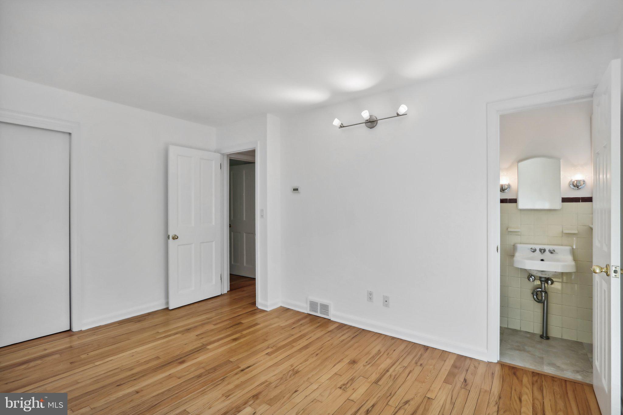 Real estate listing preview #23